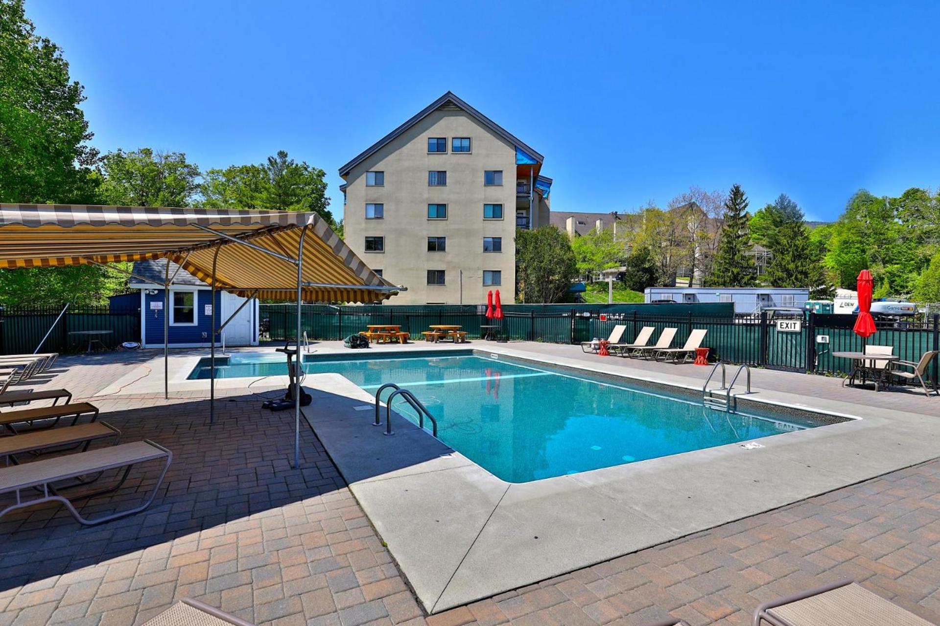 Mountain Green 3C16 - Renovated 2BR-2BA With Mountain Views, Hot Tub, Pool, Shuttle, Gym