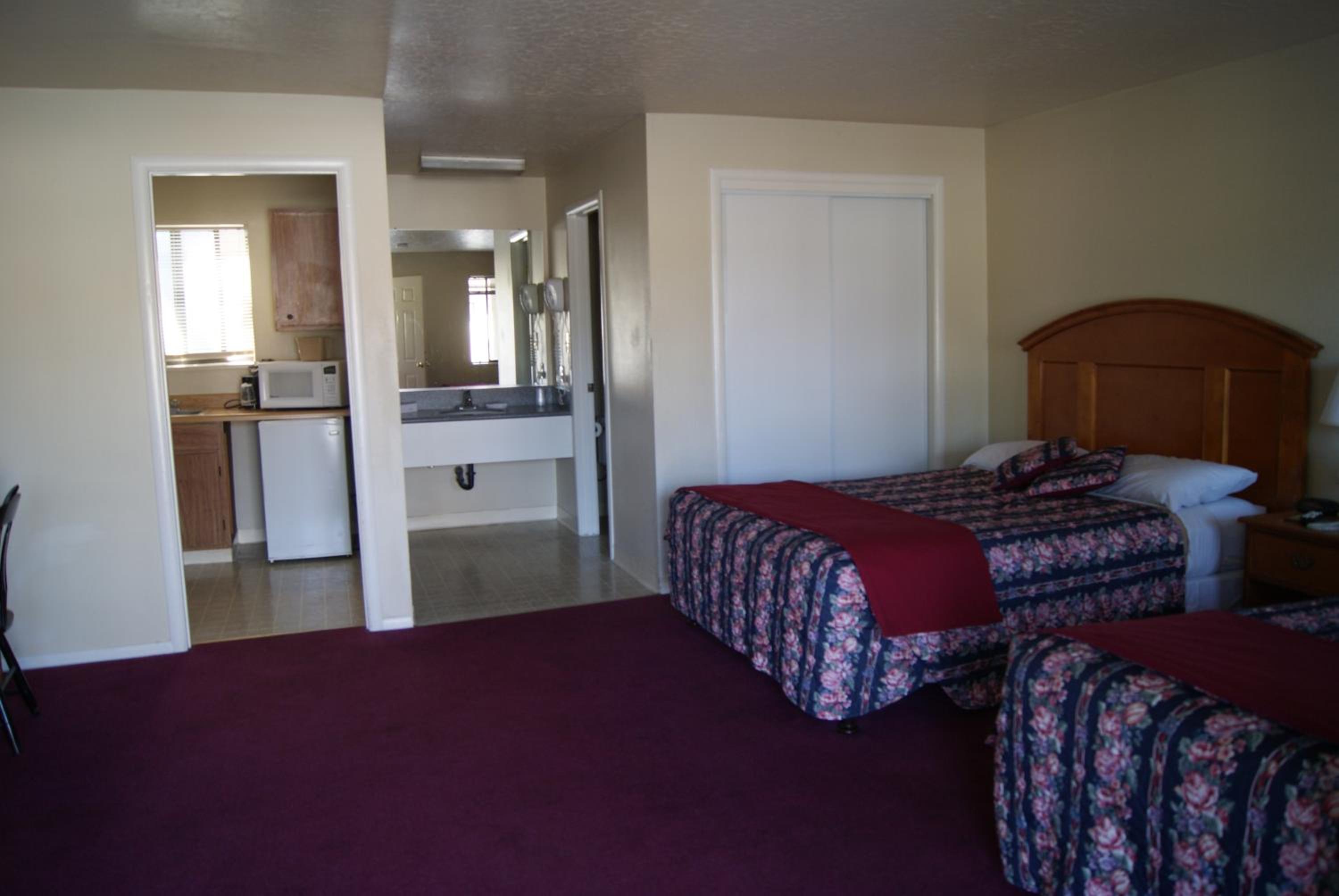 Travelers Motel