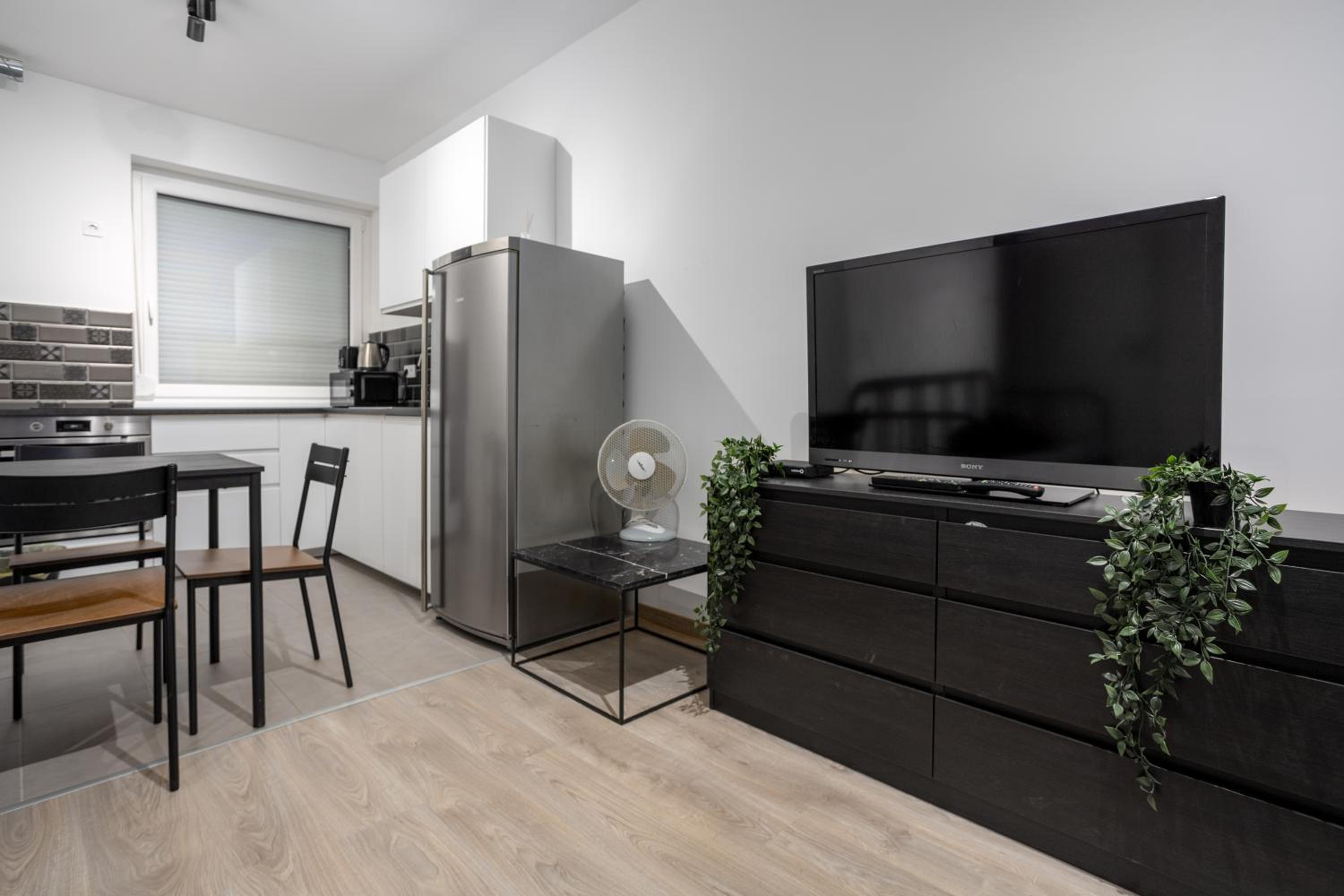 BrandNewTranquil Apartment with FREE PARKING