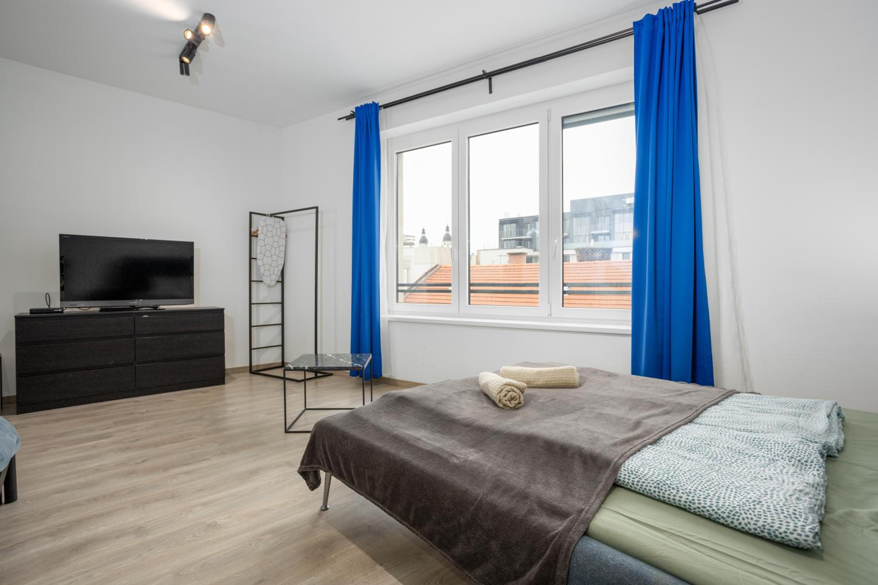BrandNewTranquil Apartment with FREE PARKING
