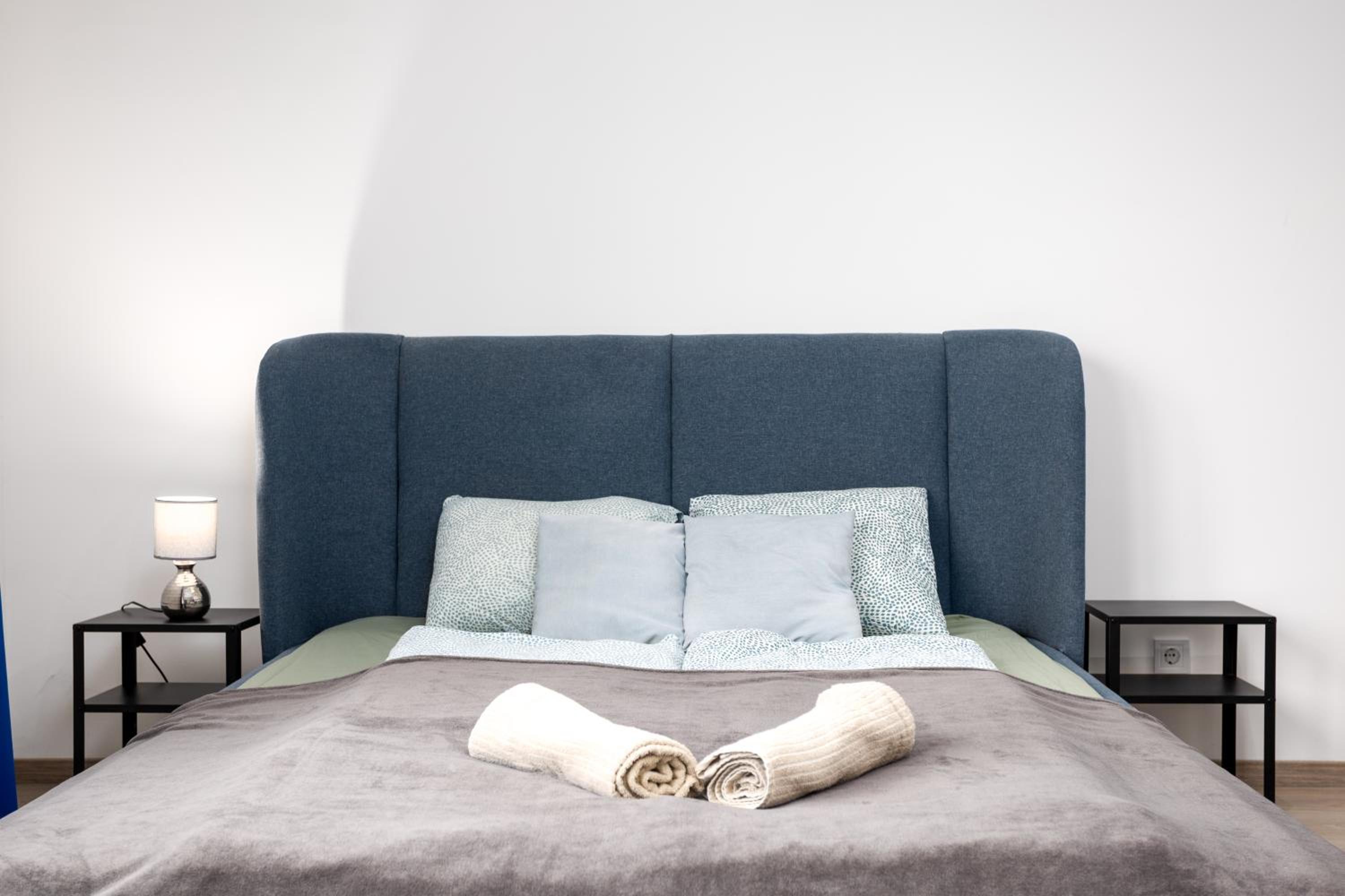 BrandNewTranquil Apartment with FREE PARKING
