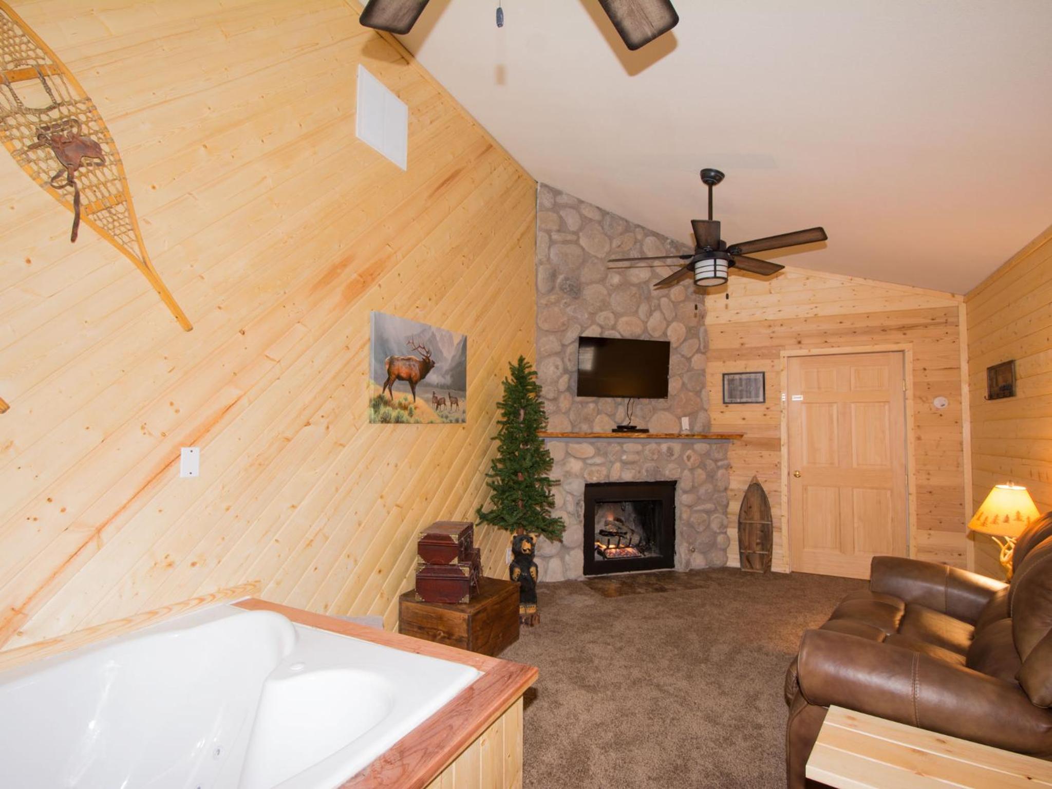 Upper Canyon Inn & Cabins