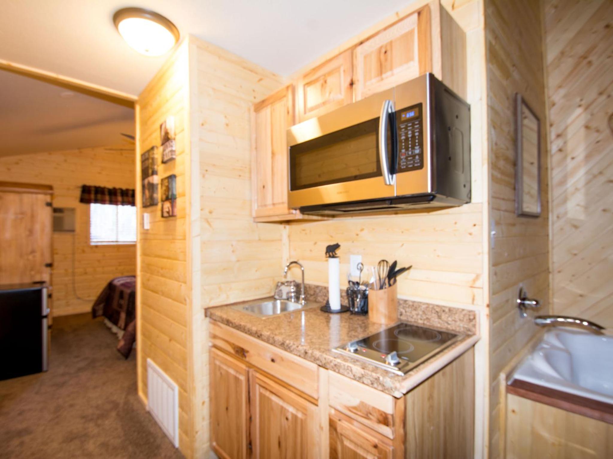 Upper Canyon Inn & Cabins
