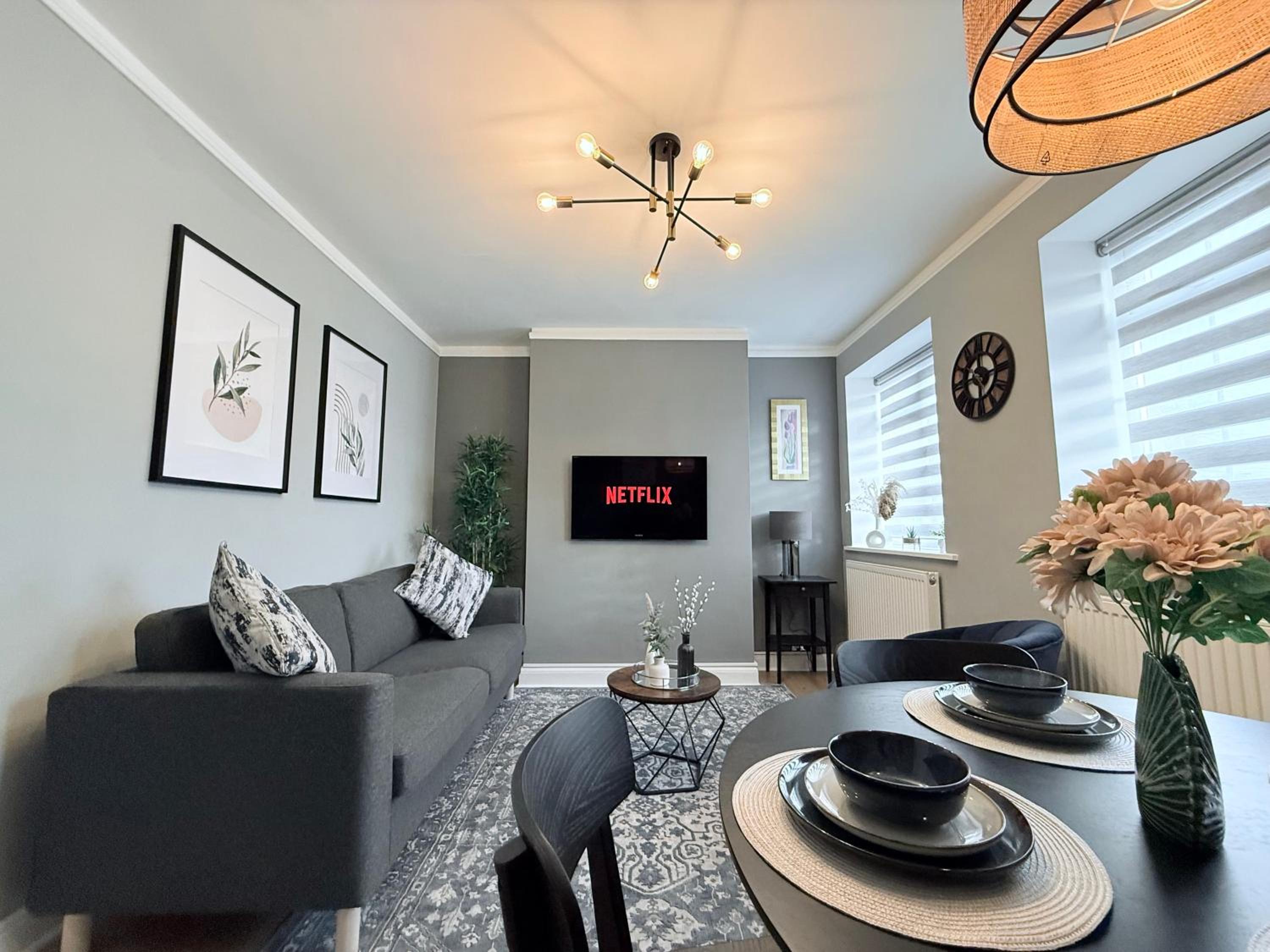 StayLondon - Sleeps 5 with Free Parking - best for Holiday, Concerts or Matches