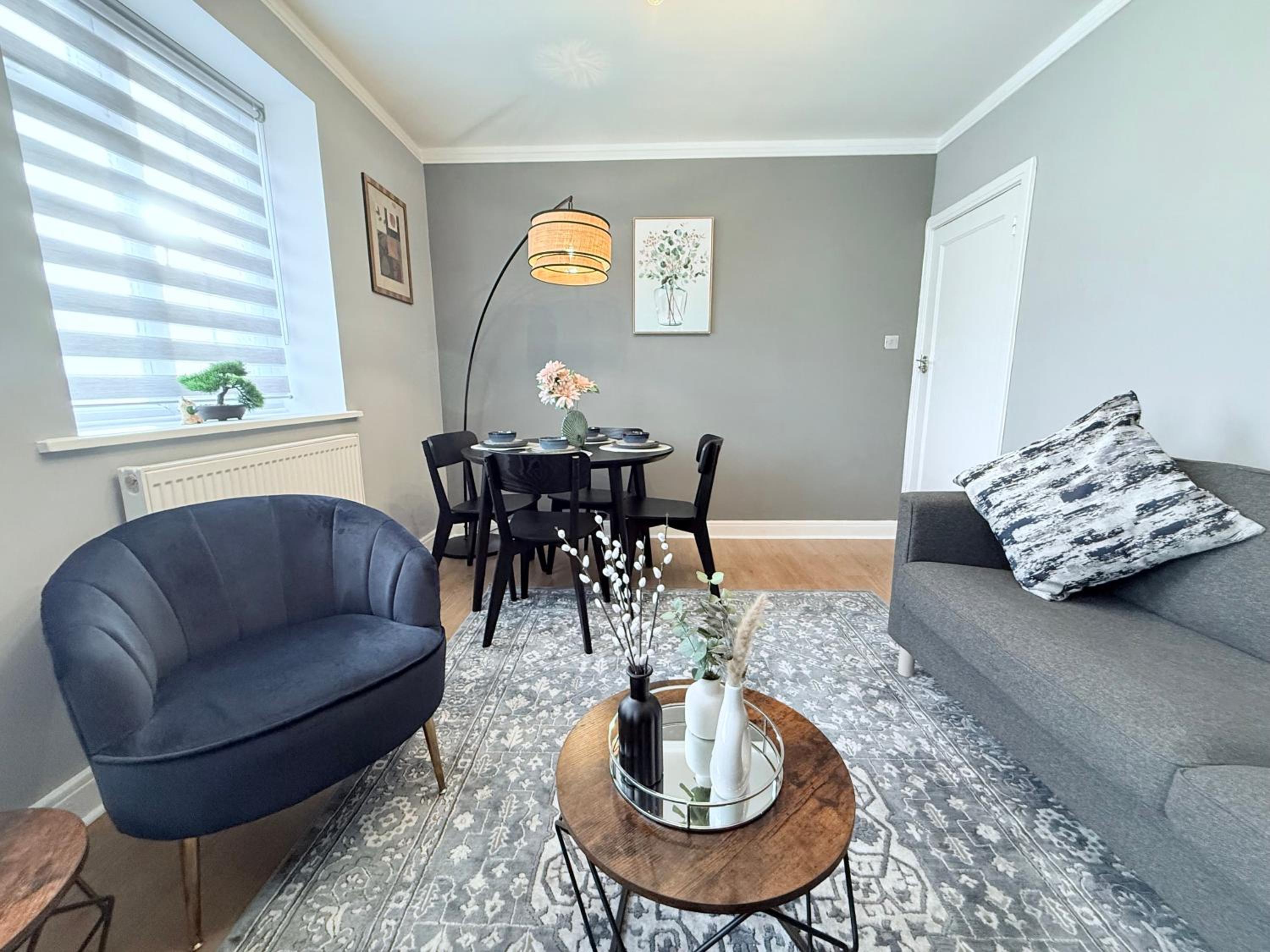 StayLondon - Sleeps 5 with Free Parking - best for Holiday, Concerts or Matches