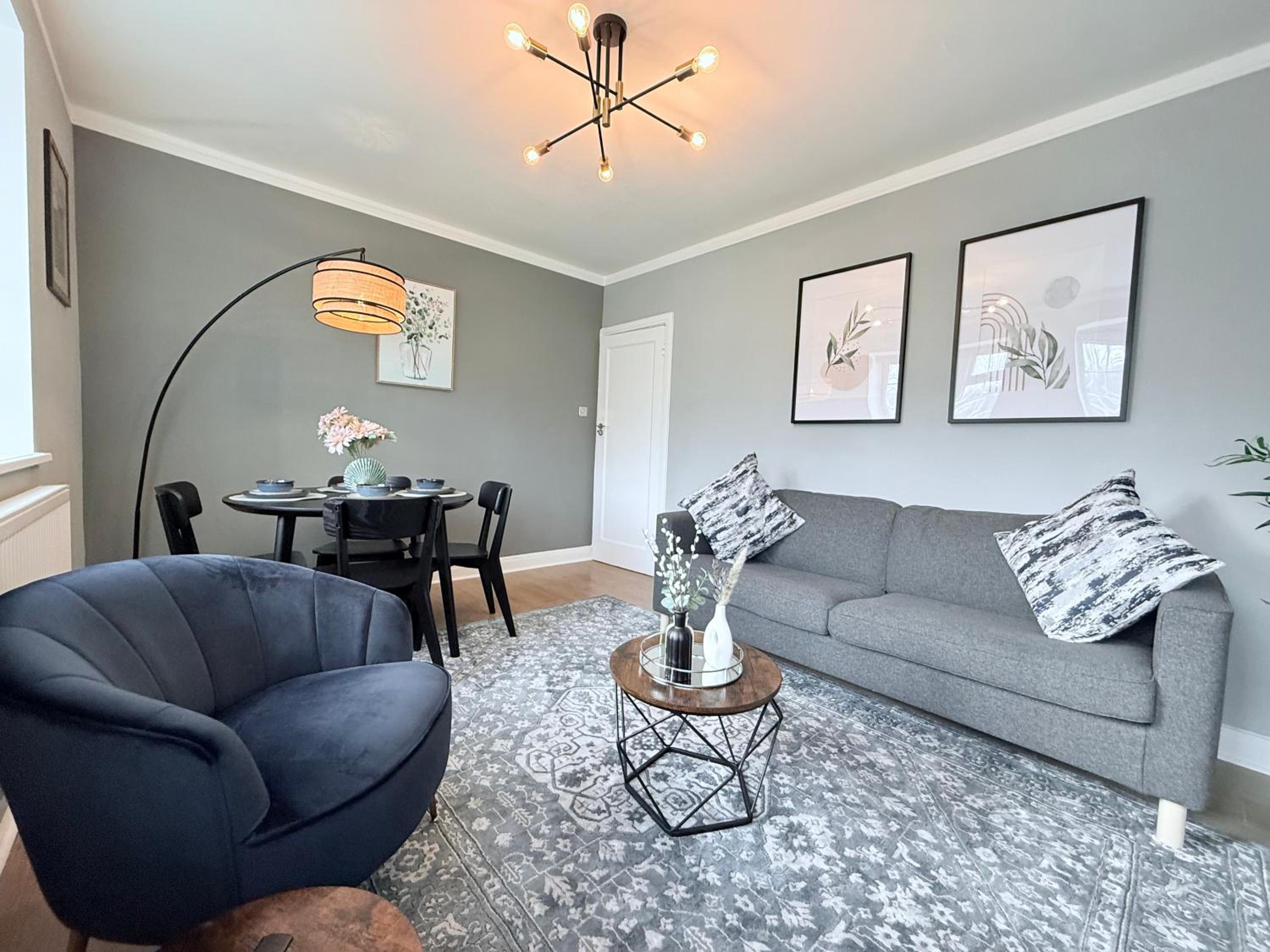 StayLondon - Sleeps 5 with Free Parking - best for Holiday, Concerts or Matches