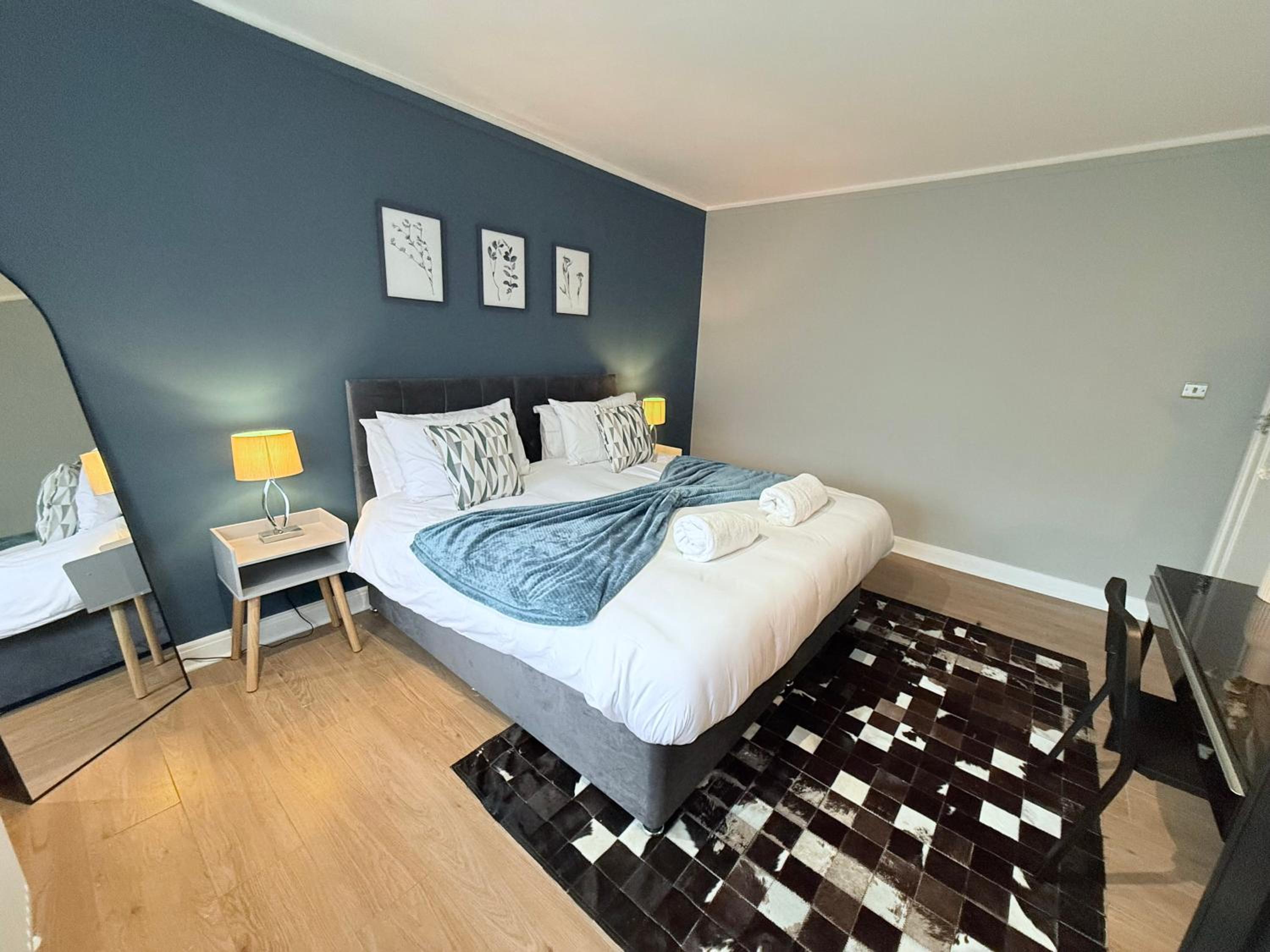StayLondon - Sleeps 5 with Free Parking - best for Holiday, Concerts or Matches