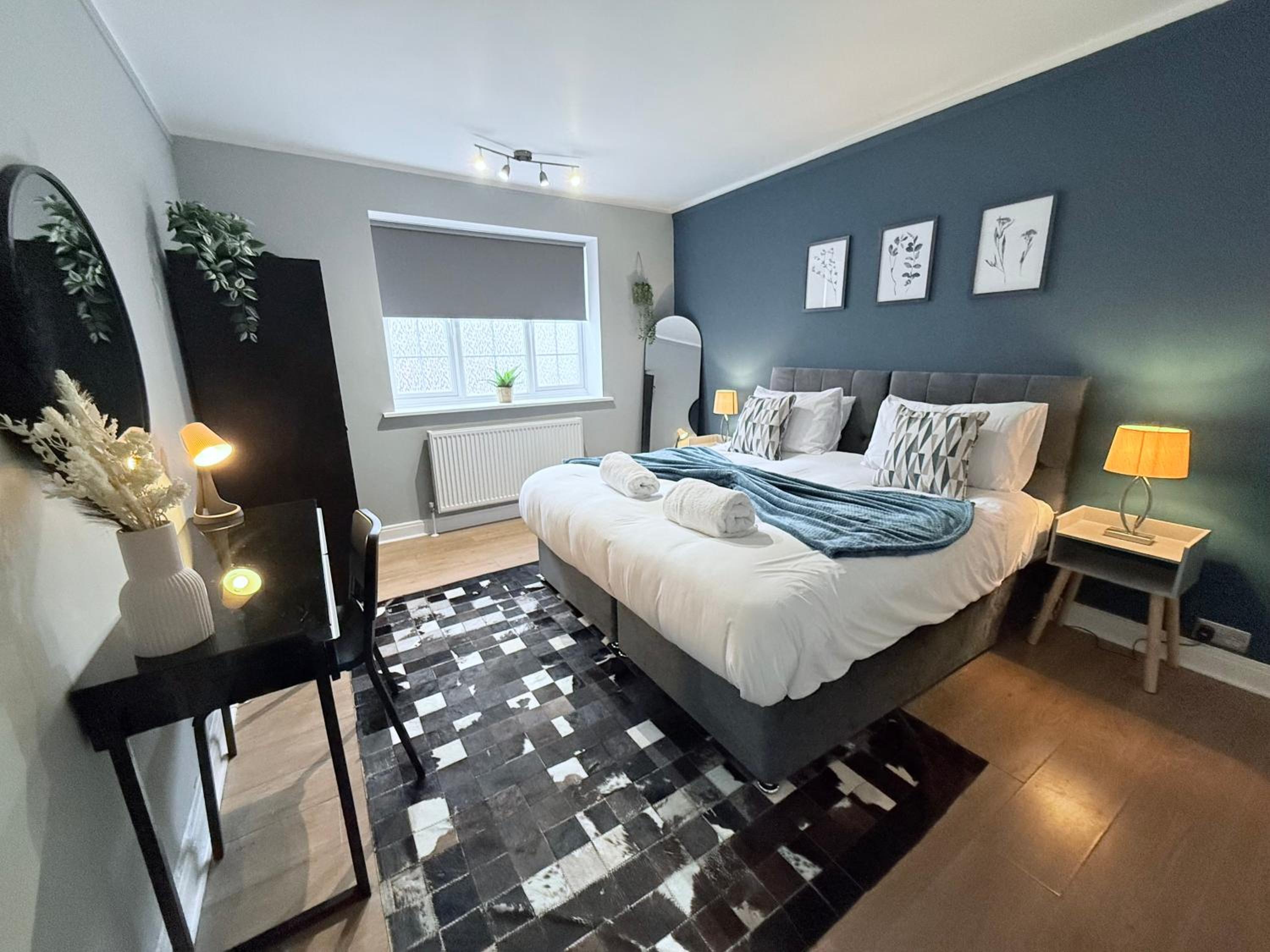StayLondon - Sleeps 5 with Free Parking - best for Holiday, Concerts or Matches