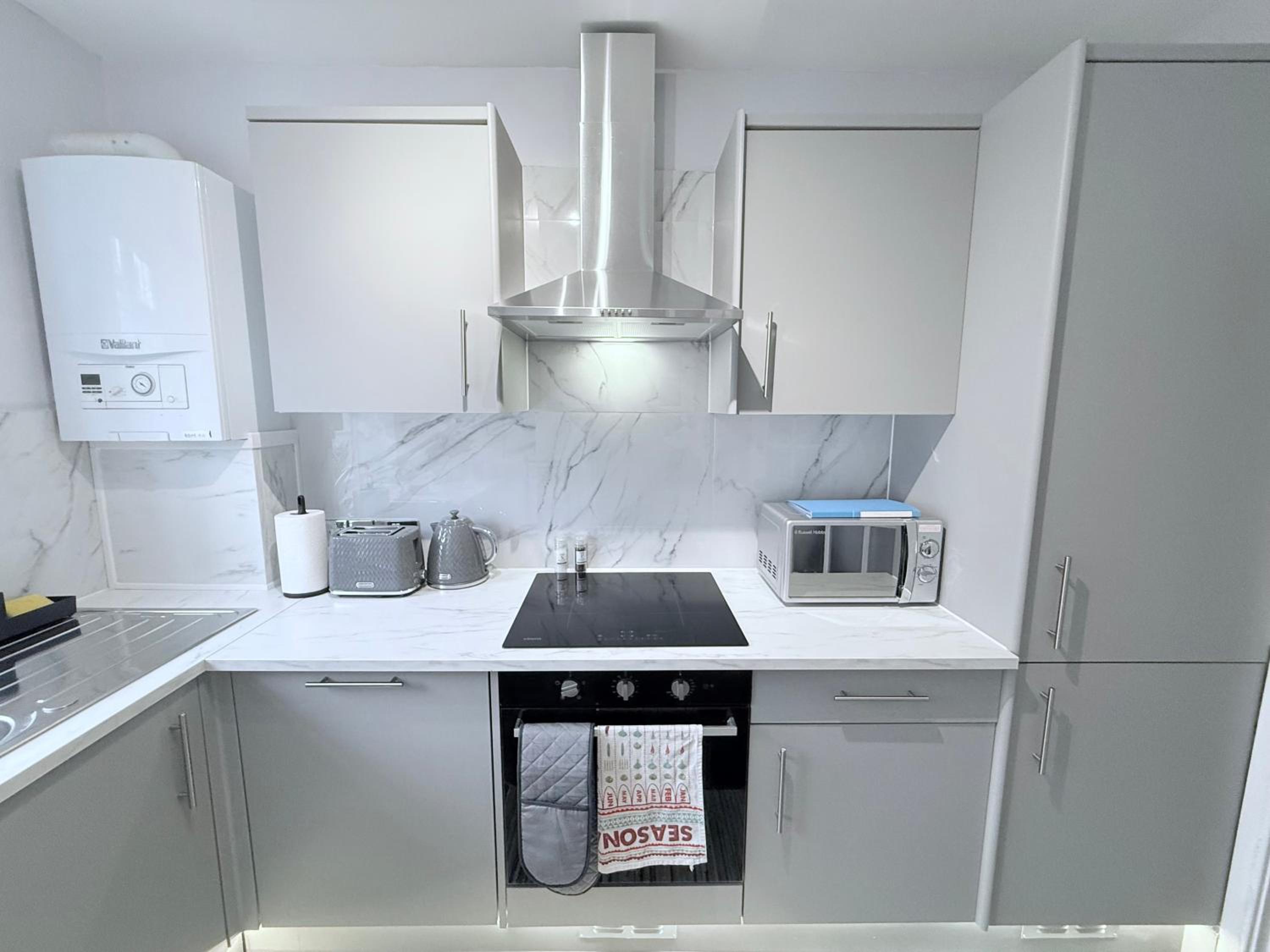 StayLondon - Sleeps 5 with Free Parking - best for Holiday, Concerts or Matches