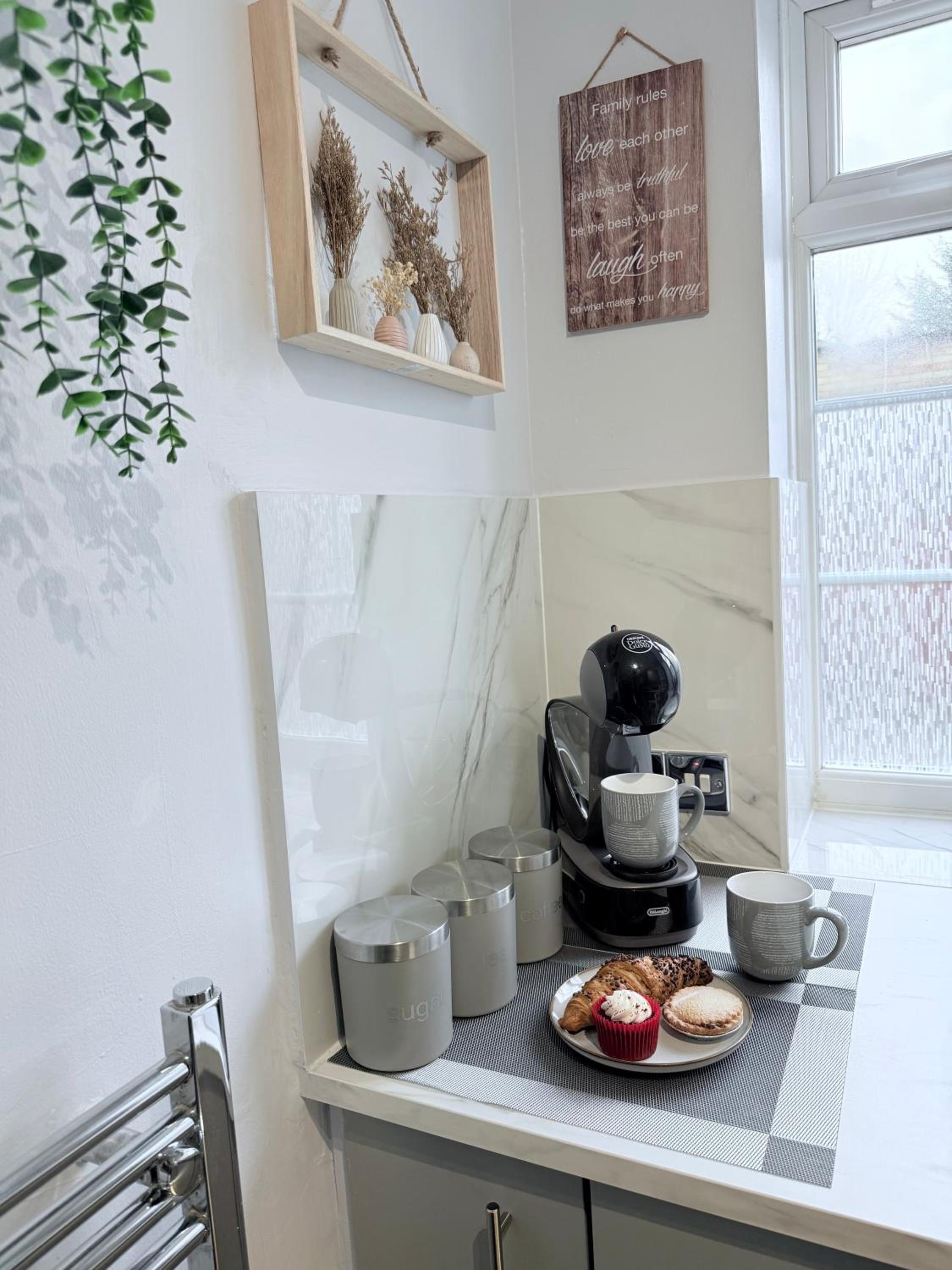 StayLondon - Sleeps 5 with Free Parking - best for Holiday, Concerts or Matches