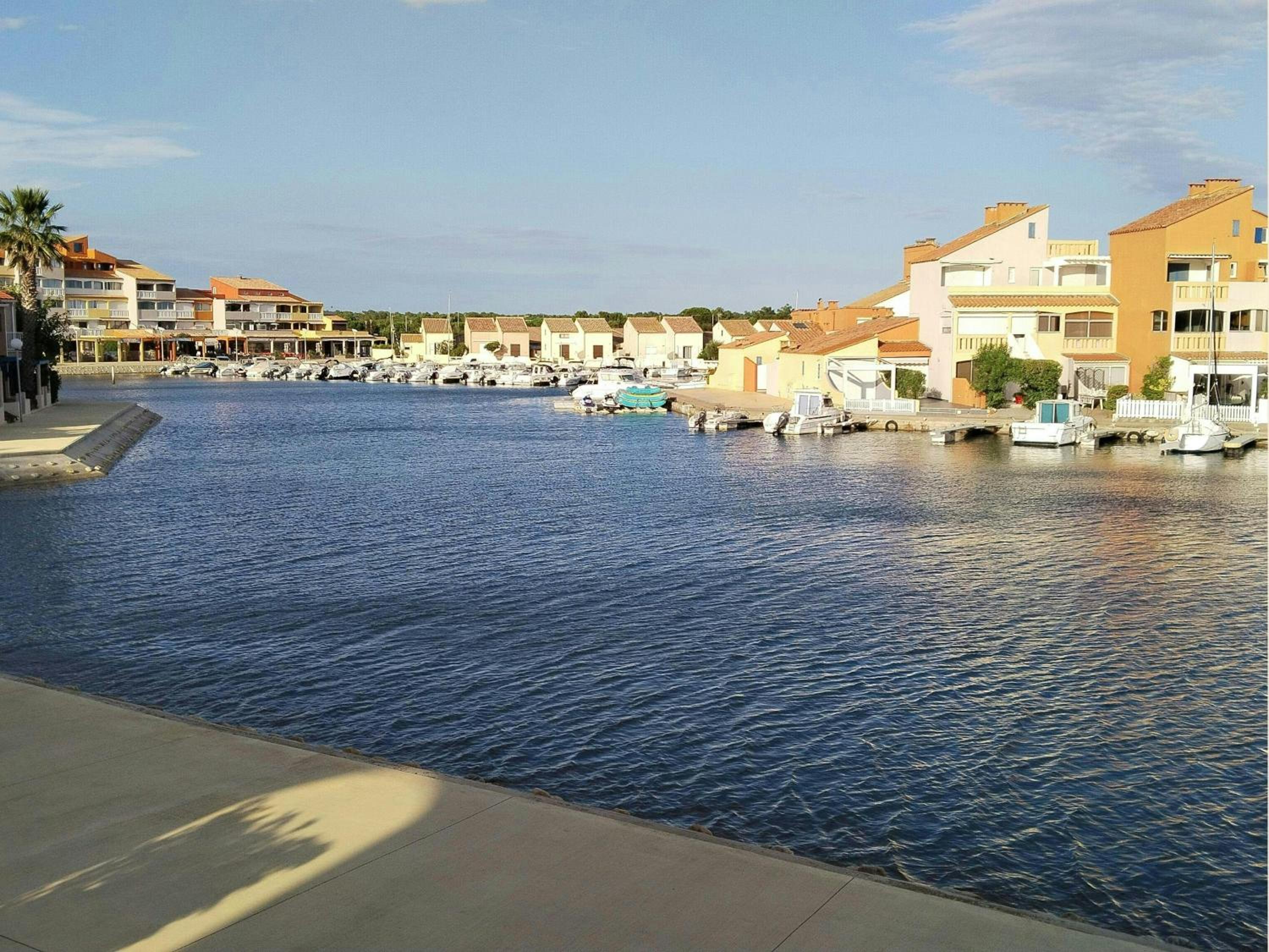 Cocon Marine-Piscine-Calme-Commerces-Vue lac