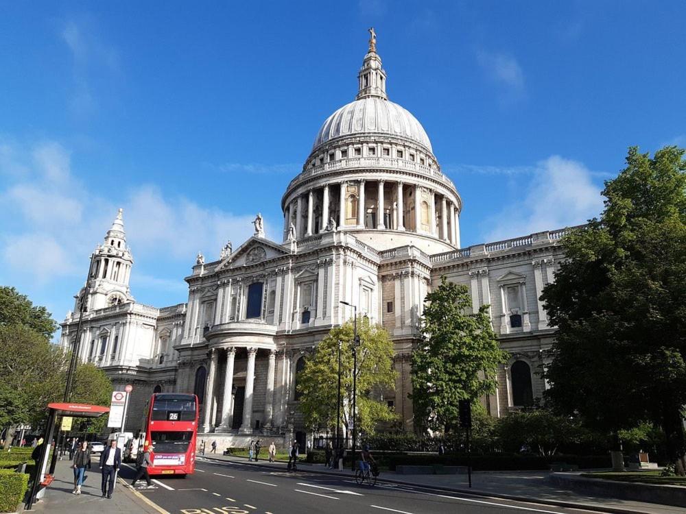 StayLondon - Sleeps 5 with Free Parking - best for Holiday, Concerts or Matches