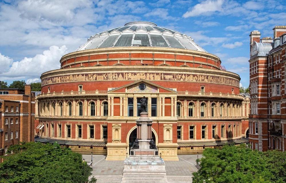 StayLondon - Sleeps 5 with Free Parking - best for Holiday, Concerts or Matches