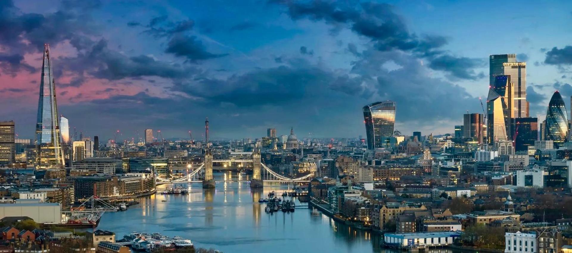 StayLondon - Sleeps 5 with Free Parking - best for Holiday, Concerts or Matches