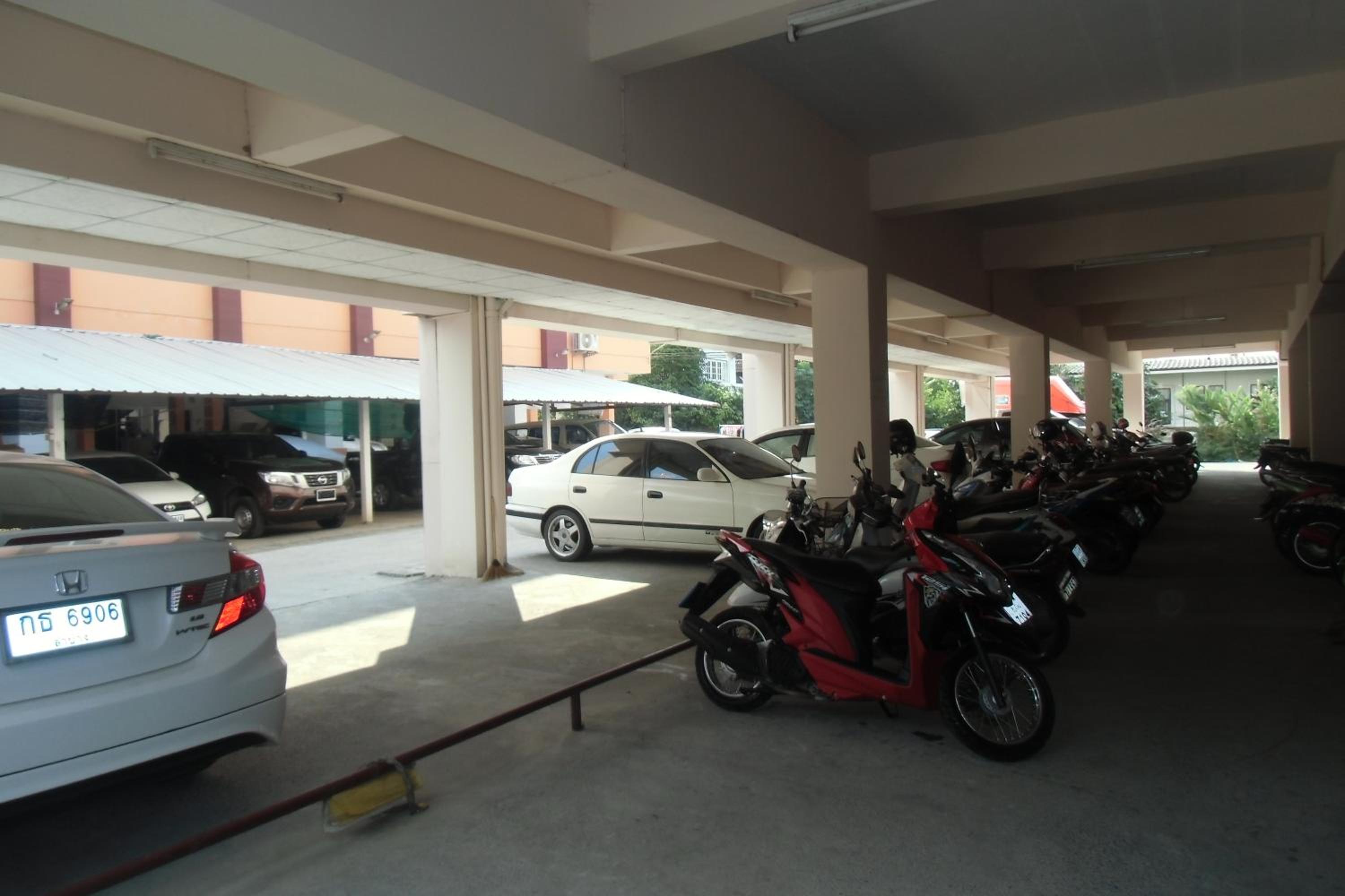 Photo 8