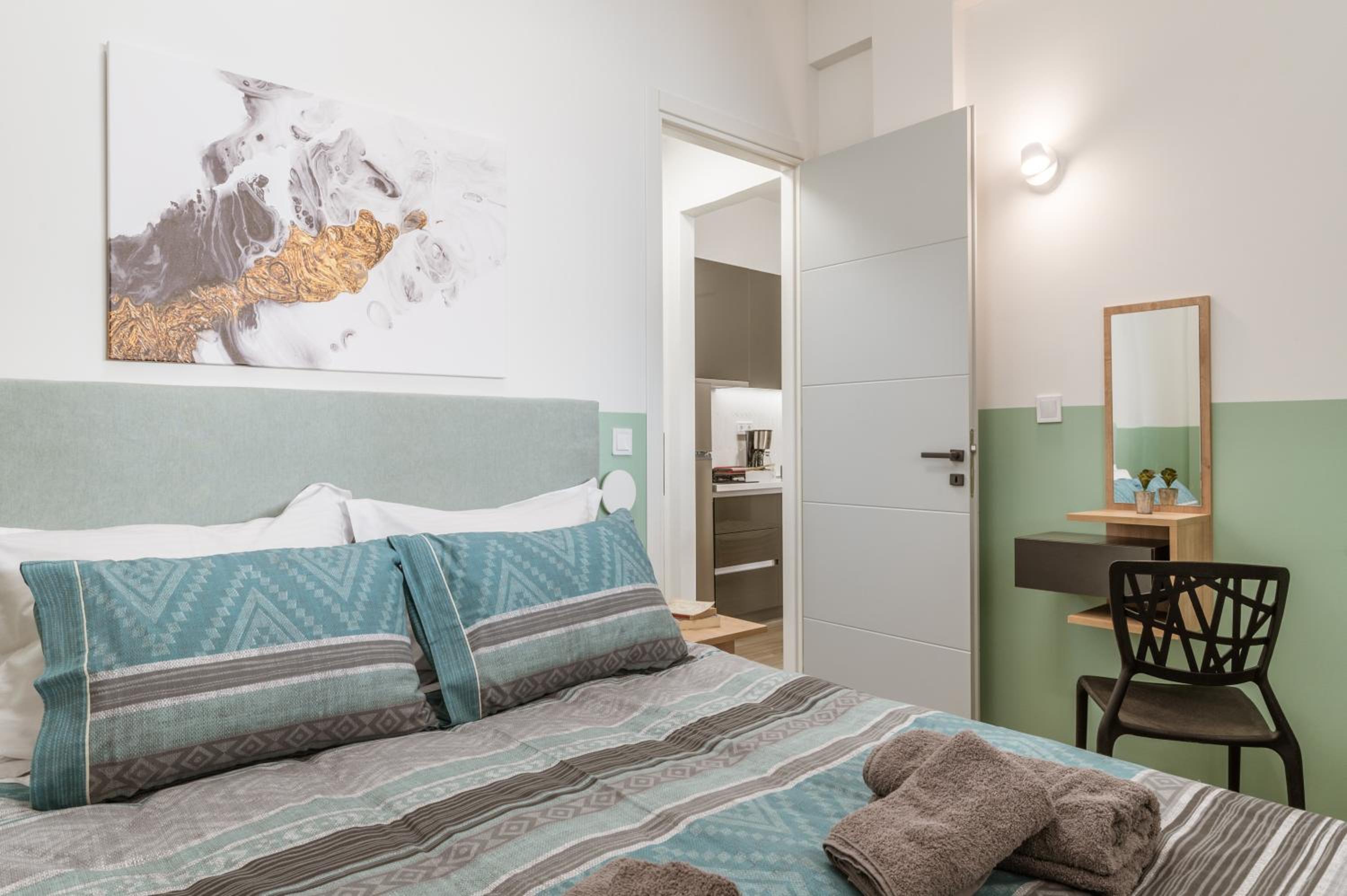 Bright Apartment in Athens City Center 2 Bedrooms with Terrace