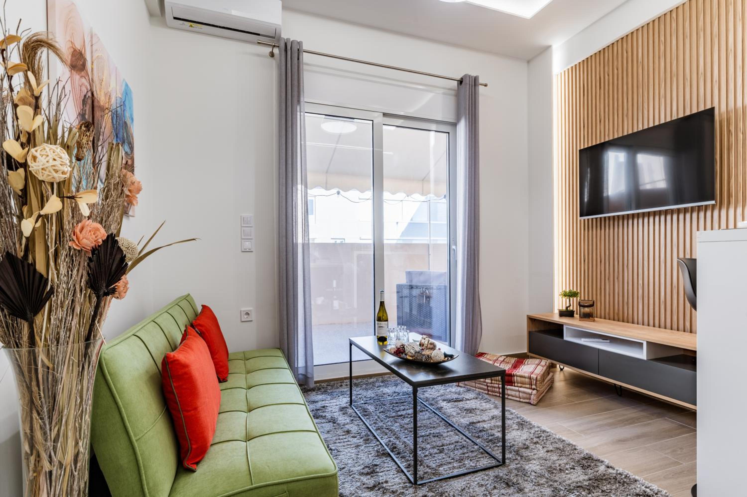 Bright Apartment in Athens City Center 2 Bedrooms with Terrace