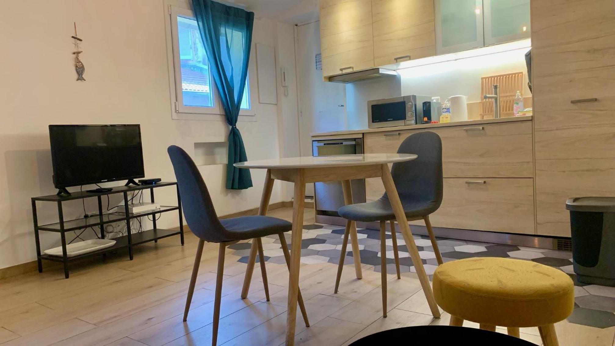 ApartHotel Riviera - ISTRIA 1- Old town Promenade des Anglais - Superbe Appartement Superior 2 Pièces AC view 3