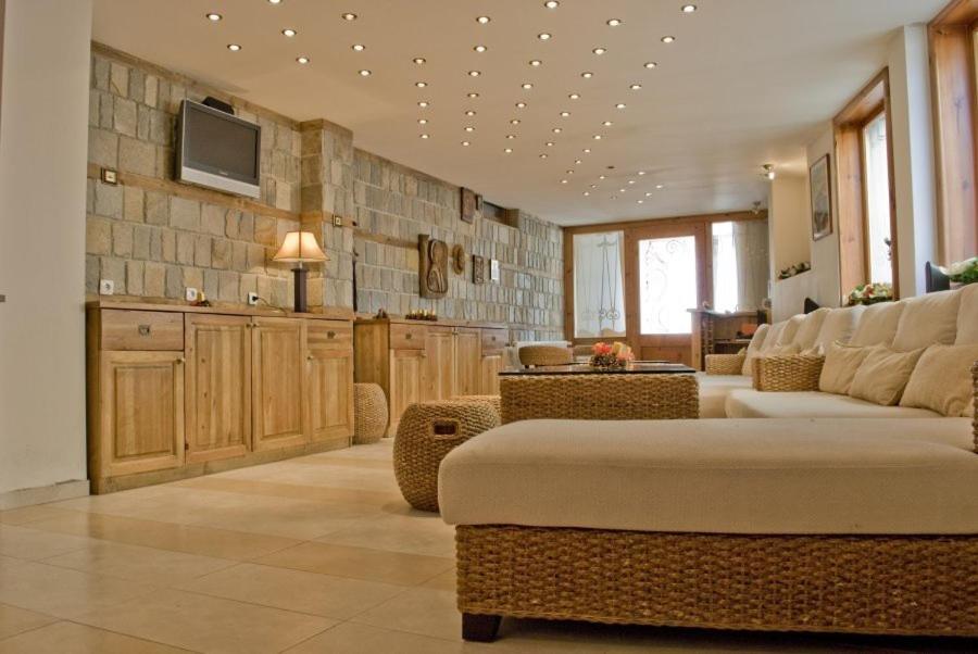 Hotel Guest House Chicho Tsane - Image 1