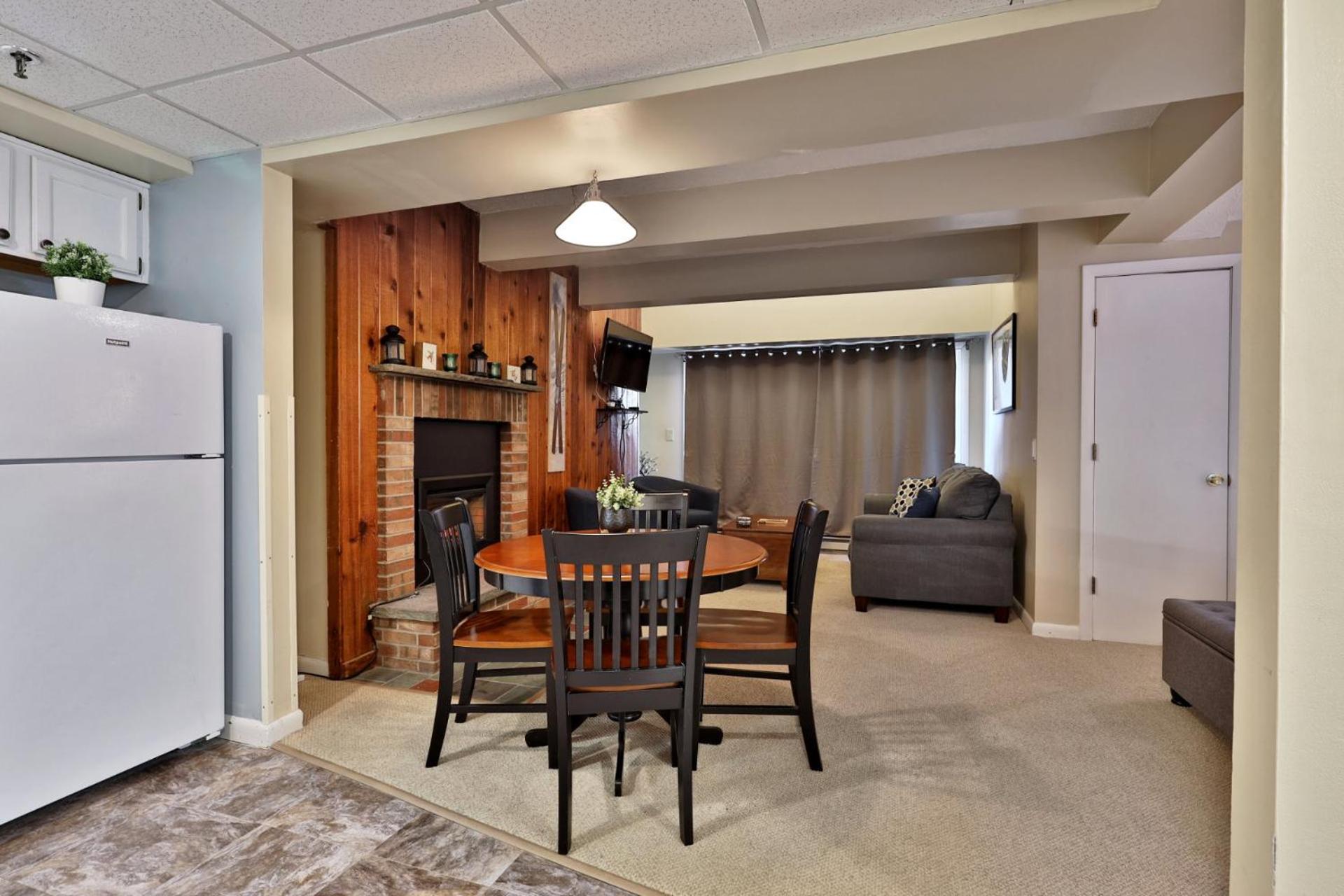 Alpine Oasis Studio at Mountain Green Resort - Shuttle to the Slopes, Pool, Hot Tub, Gym, Ski Shop, Restaurant!