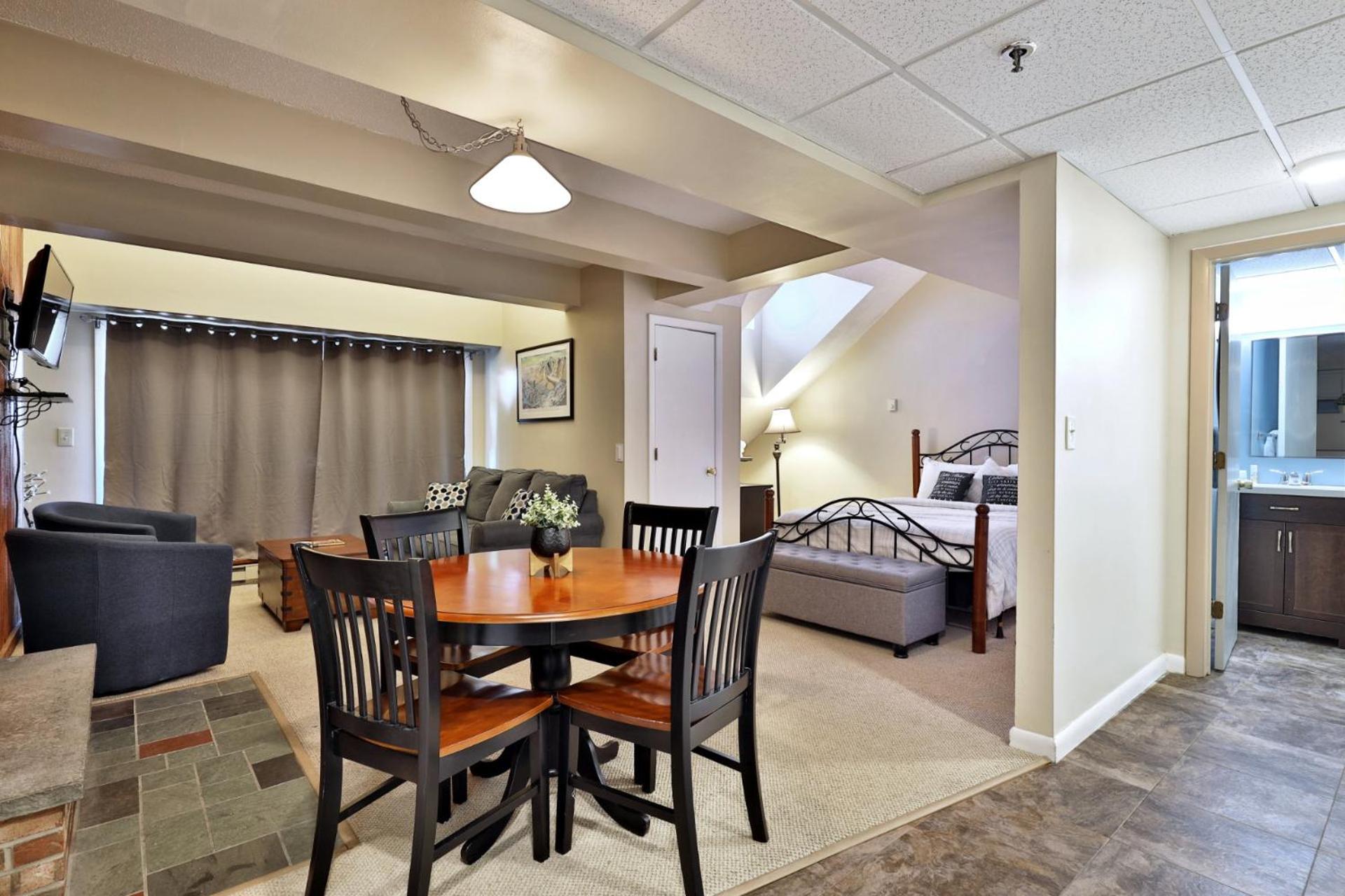 Alpine Oasis Studio at Mountain Green Resort - Shuttle to the Slopes, Pool, Hot Tub, Gym, Ski Shop, Restaurant!