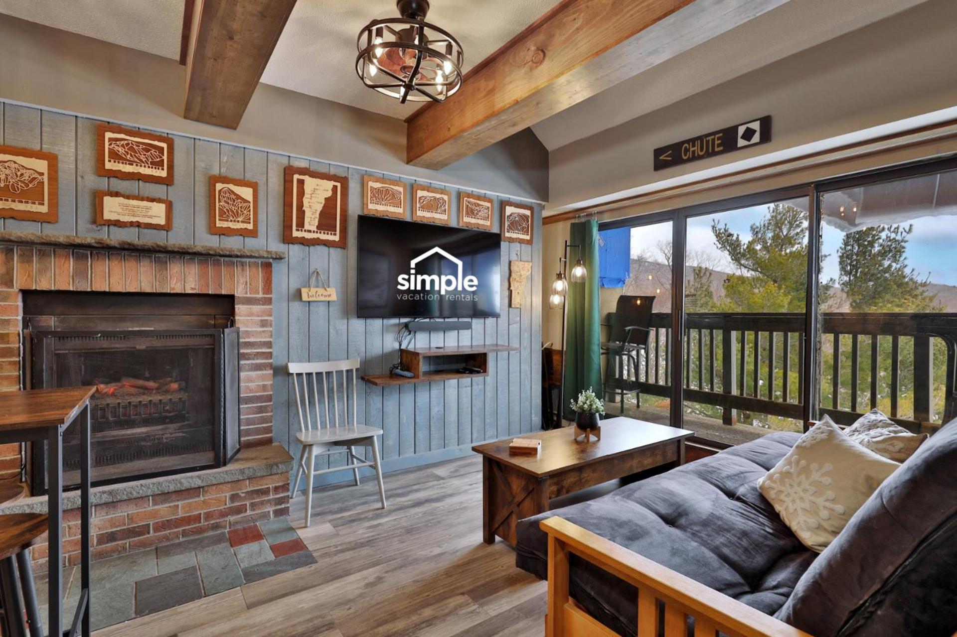 The Mountain Green Nook with Views, Shuttle Bus, Pools, Hot Tub, Gym, Ski Shop, Restaurant
