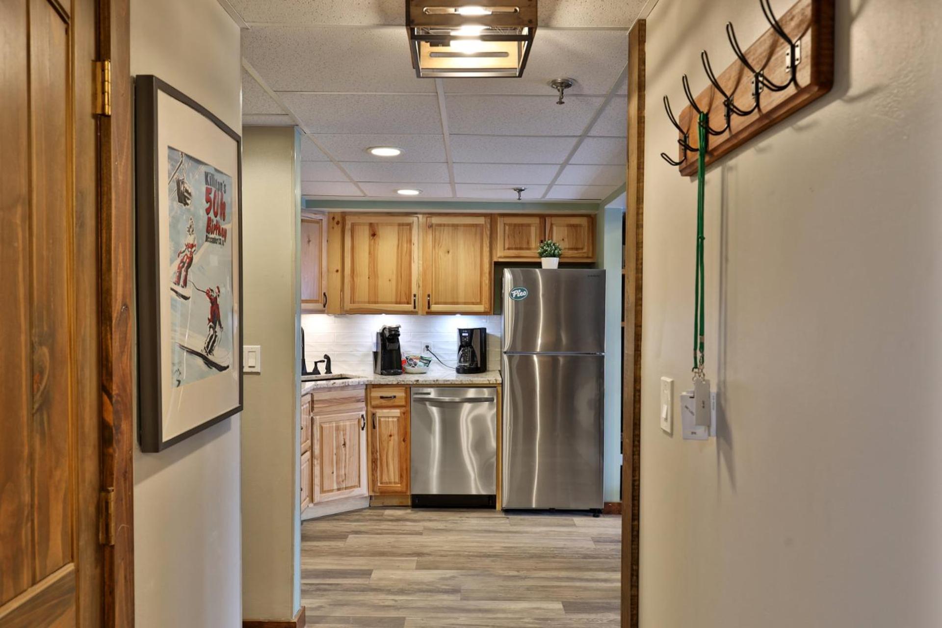 The Mountain Green Nook with Views, Shuttle Bus, Pools, Hot Tub, Gym, Ski Shop, Restaurant