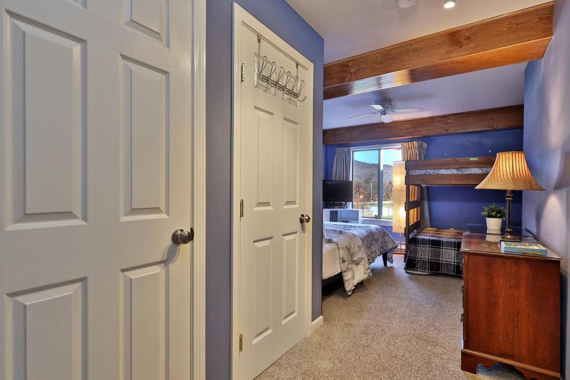 Behnke Family Retreat, Mountain View 1BR-1BA Condo at Mountain Green Resort, Ski Shuttle