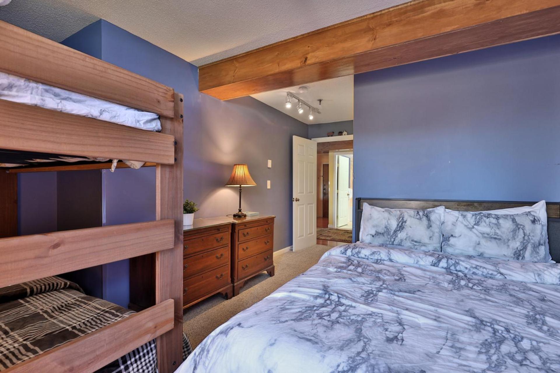 Behnke Family Retreat, Mountain View 1BR-1BA Condo at Mountain Green Resort, Ski Shuttle