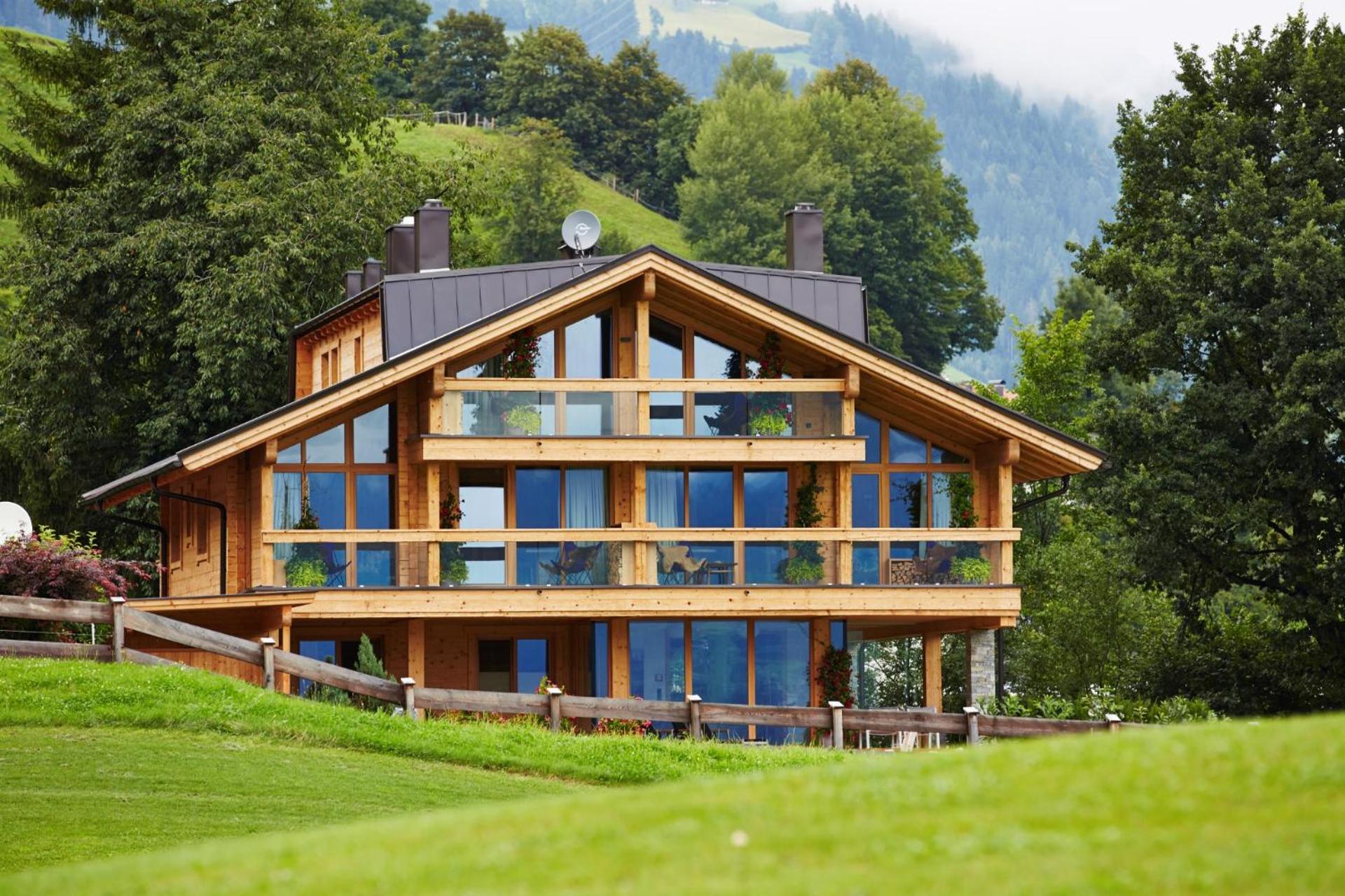 SportLodge RACING Suite - by AlpenLuxus Collection