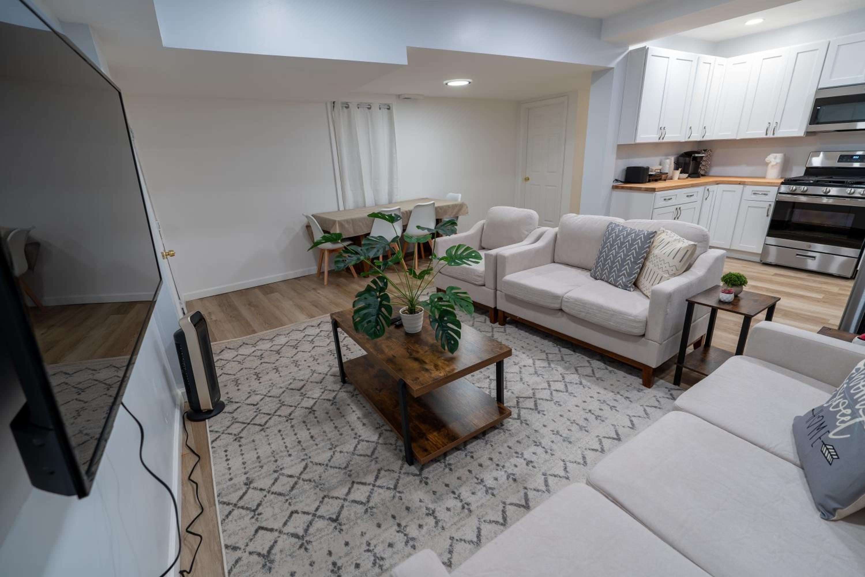 Stylish Stay By Beach & Shops