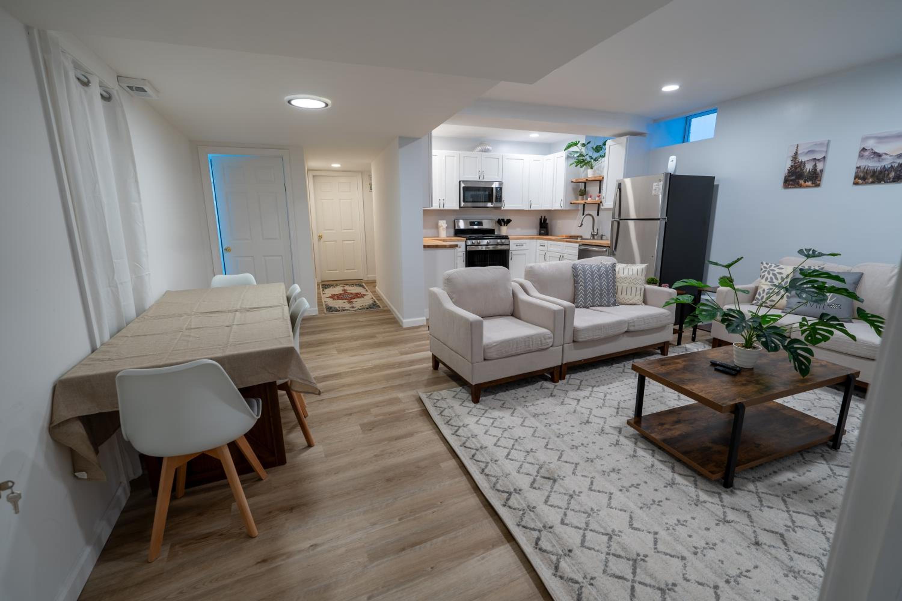 Stylish Stay By Beach & Shops