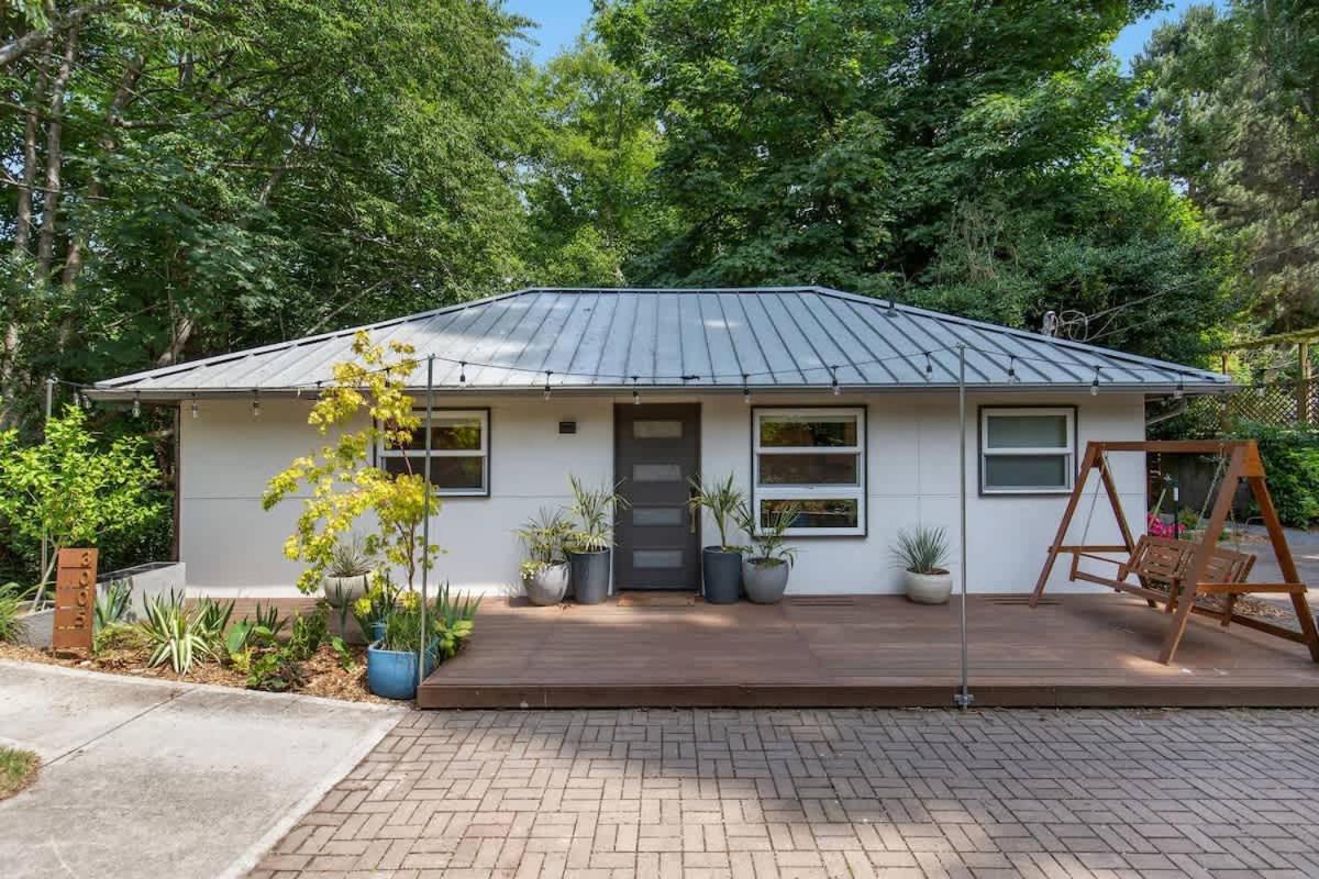 3BD Remodeled Home Near Beach