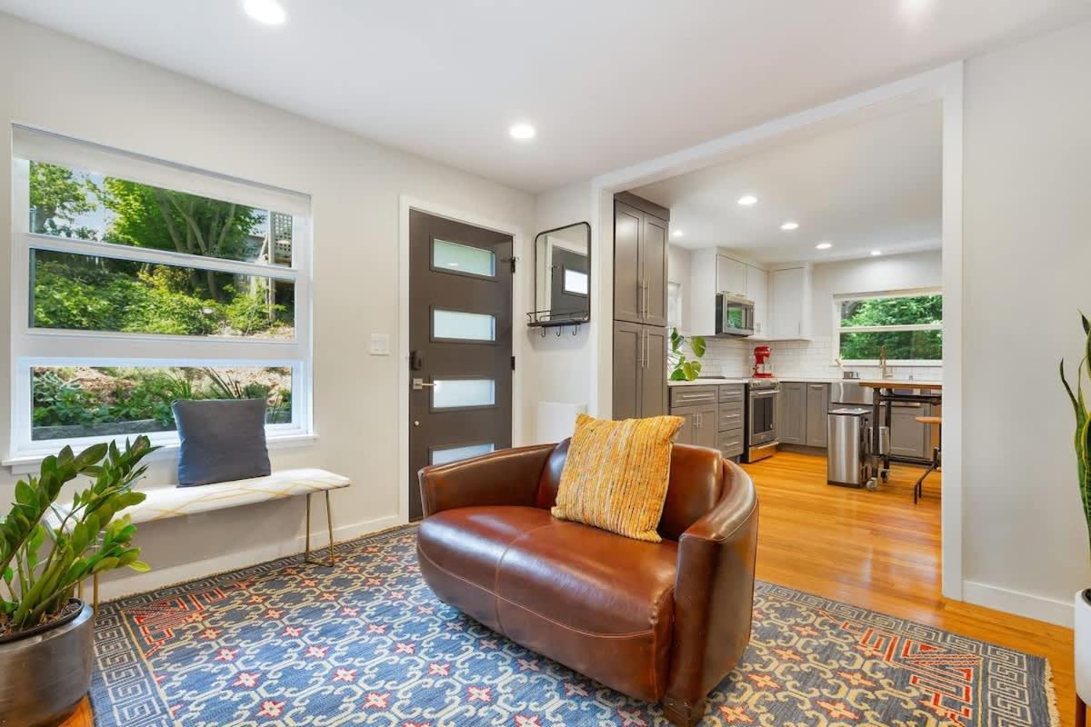 3BD Remodeled Home Near Beach