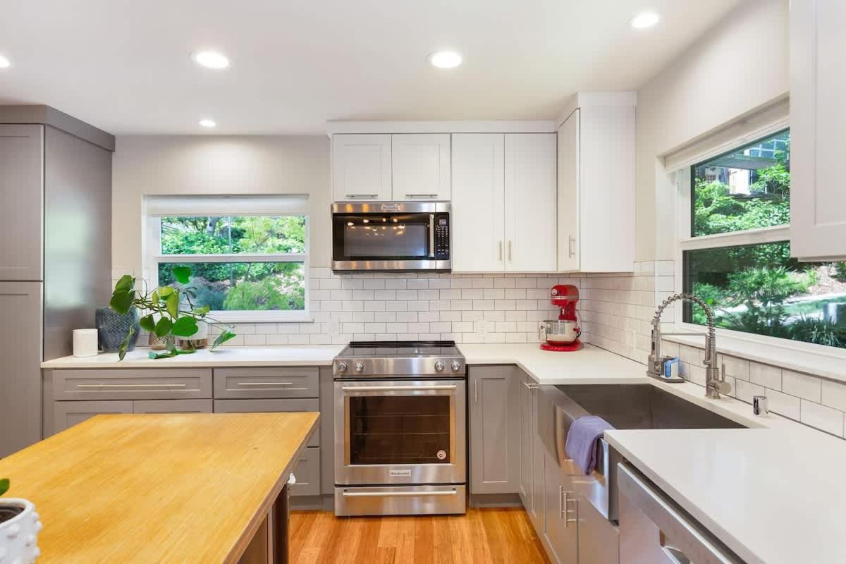3BD Remodeled Home Near Beach
