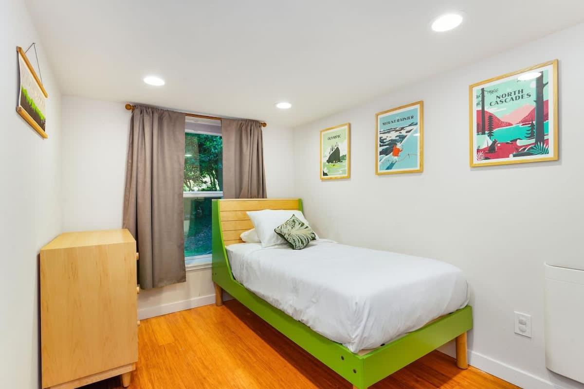 3BD Remodeled Home Near Beach