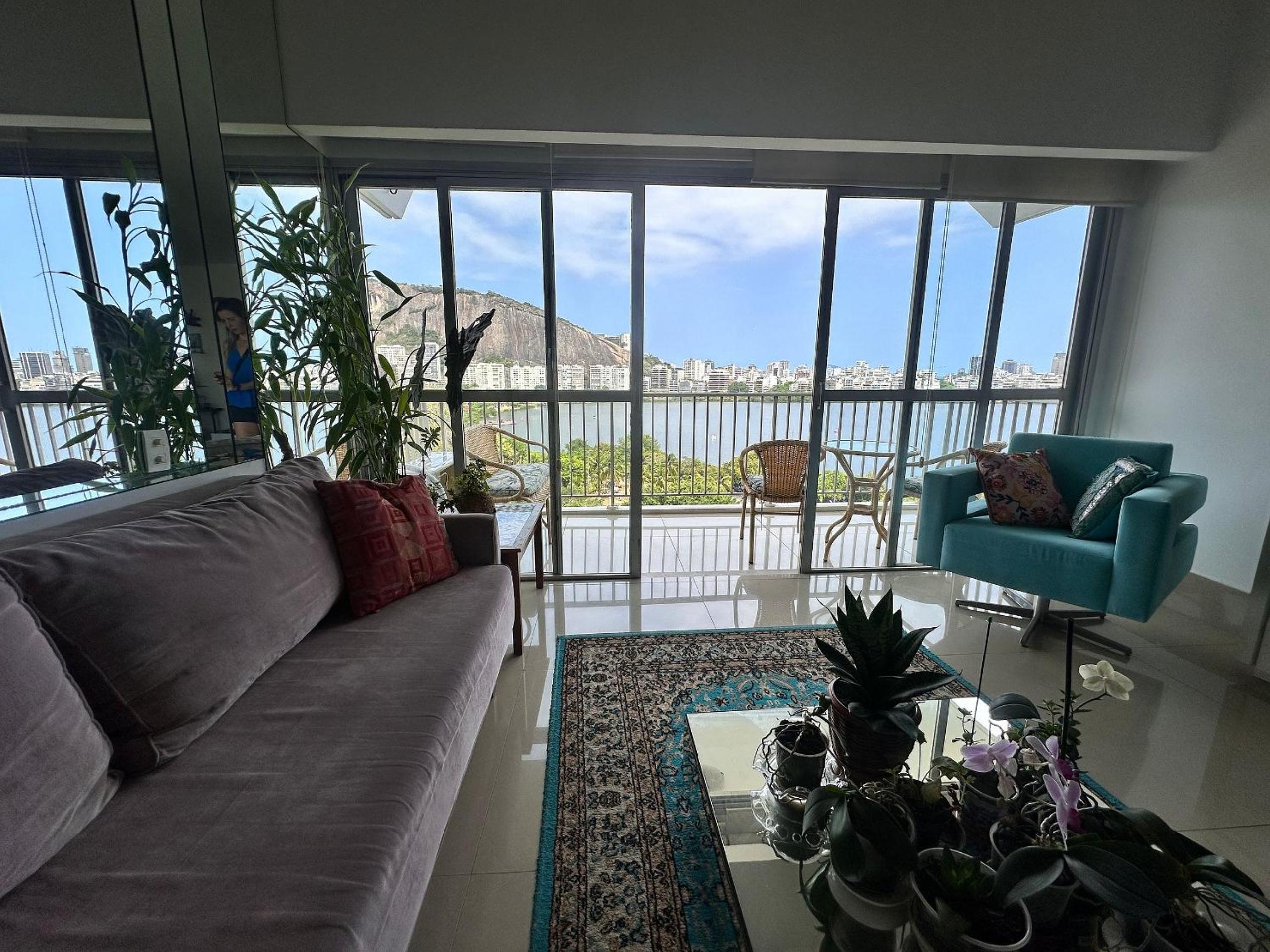 Balcony with incredible view of Lagoa