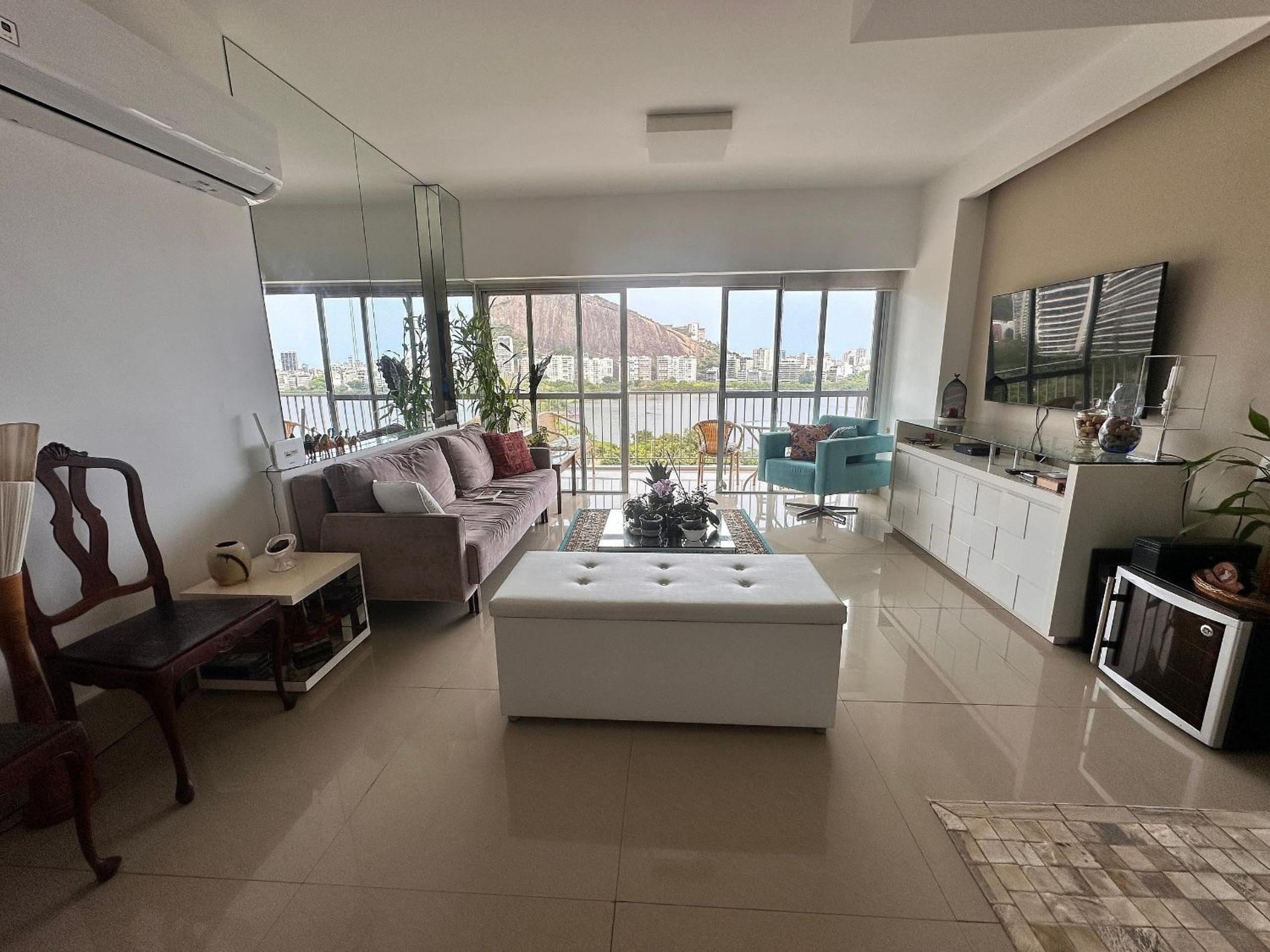 Balcony with incredible view of Lagoa