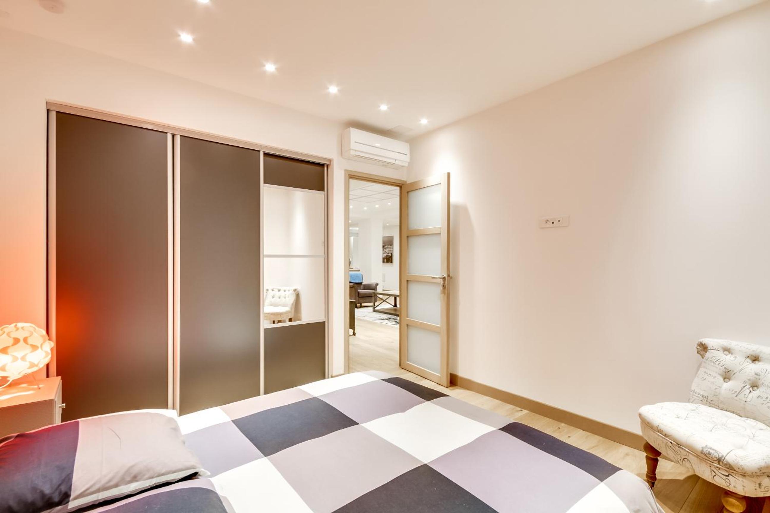 Just Renovated 138m2 On The Seine