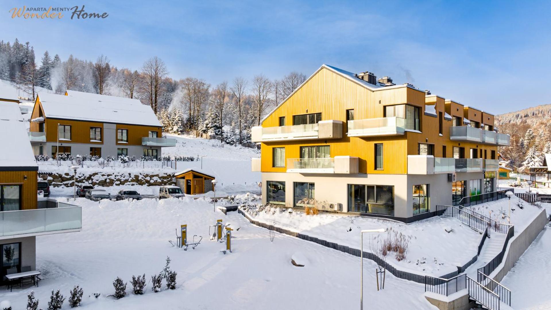 Wonder Home - Apartamenty Hillside tuż przy stoku, sklep, plac zabaw i zewnętrzna siłownia na terenie kompleksu