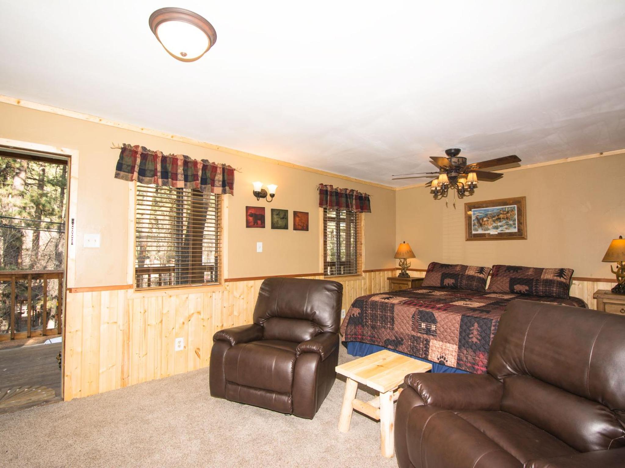 Upper Canyon Inn & Cabins