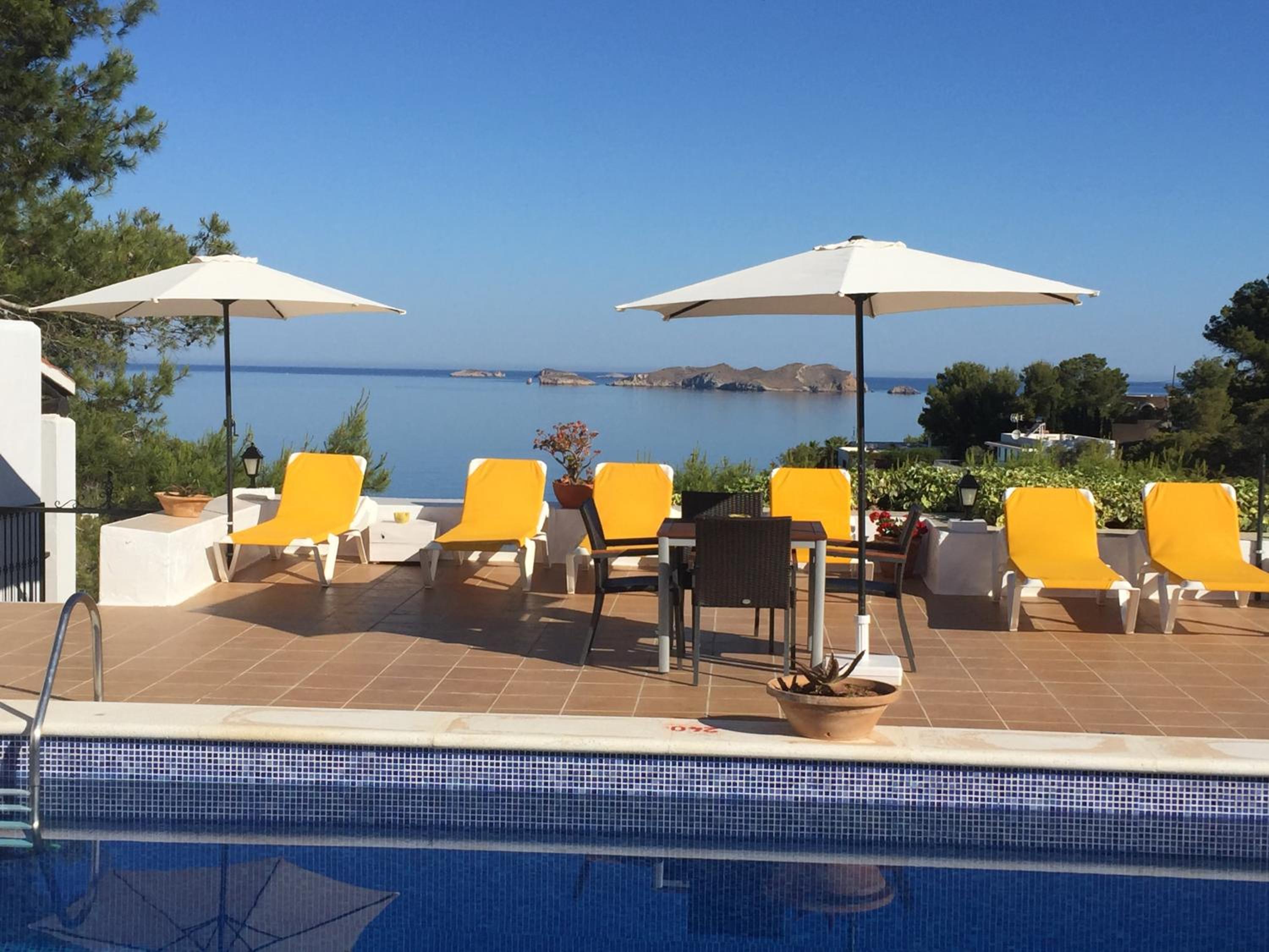 Hotel Hostal Cala Moli - Image 1