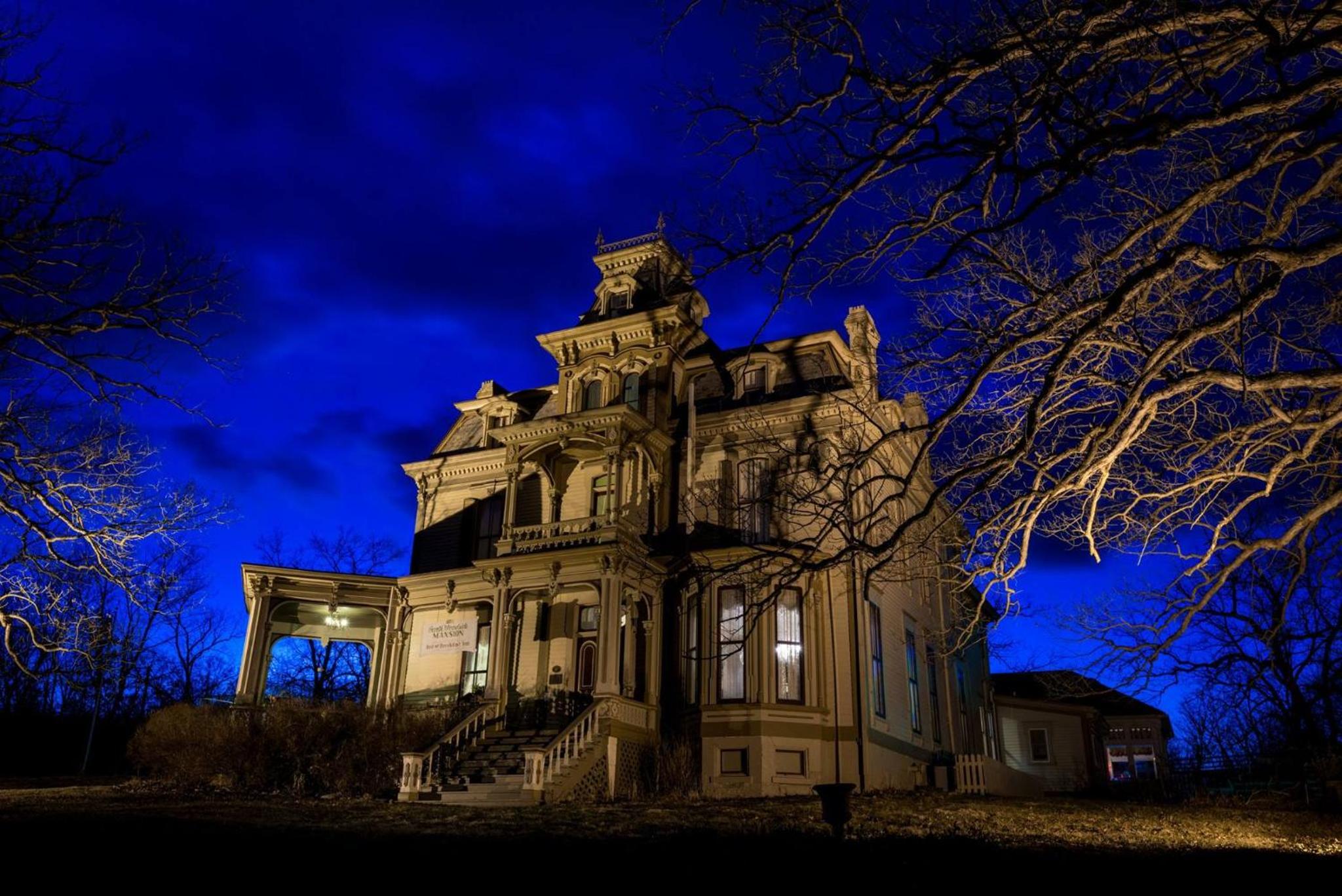 Garth Woodside Mansion Bed and Breakfast