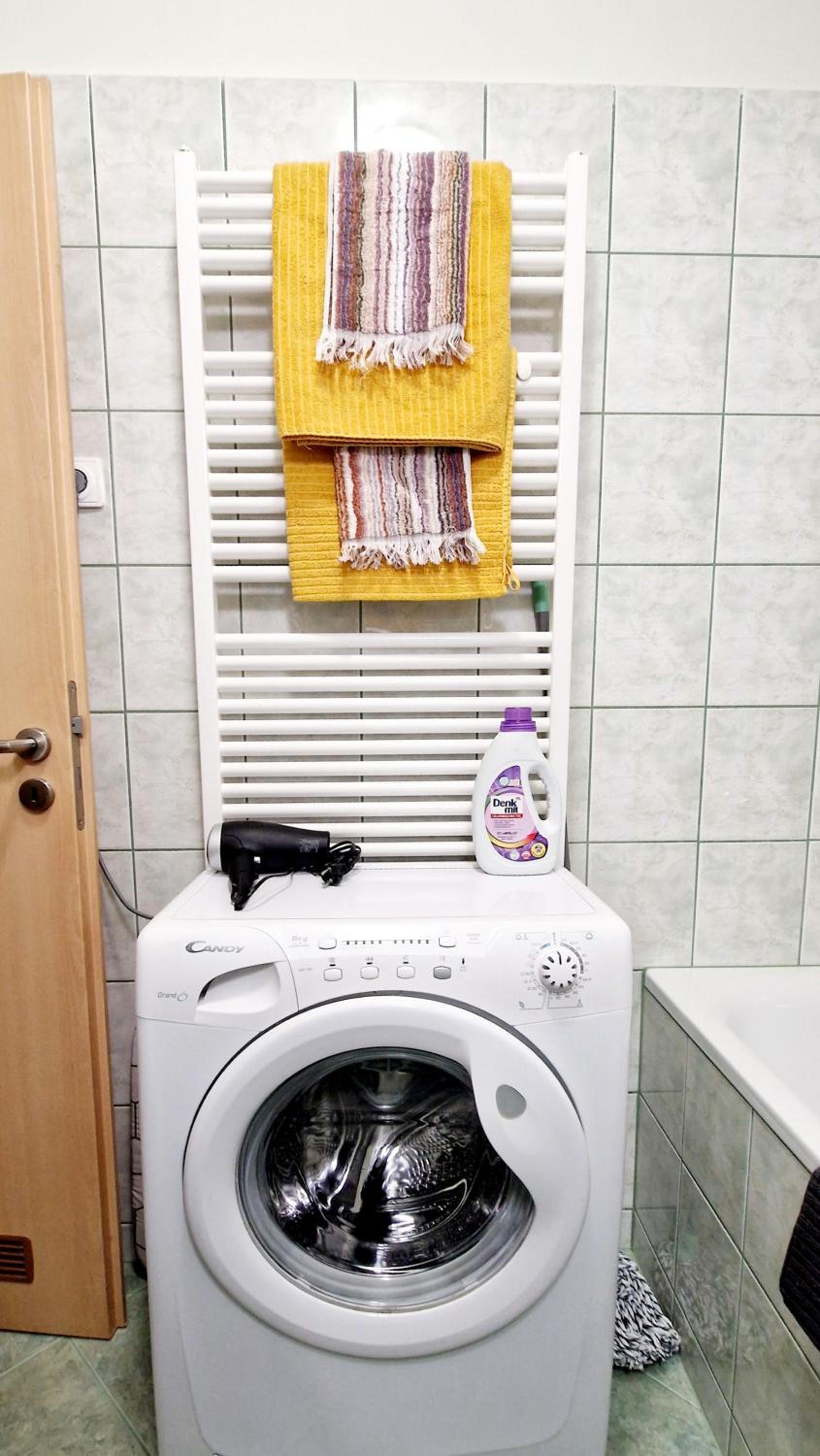 H10 Apartment with FREE PARKING