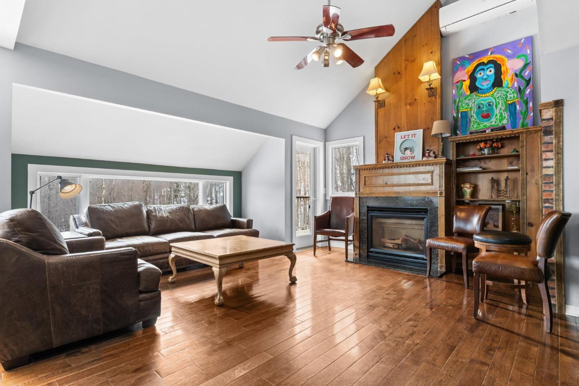 Trailside Village #4 - Slopeside 3BR with Hot Tub and Sauna, Ski In Ski Out on Great Eastern Trail