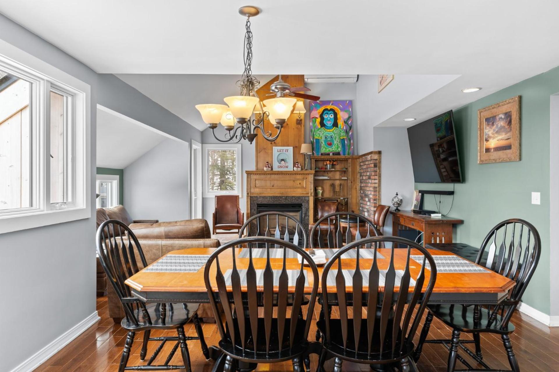 Trailside Village #4 - Slopeside 3BR with Hot Tub and Sauna, Ski In Ski Out on Great Eastern Trail