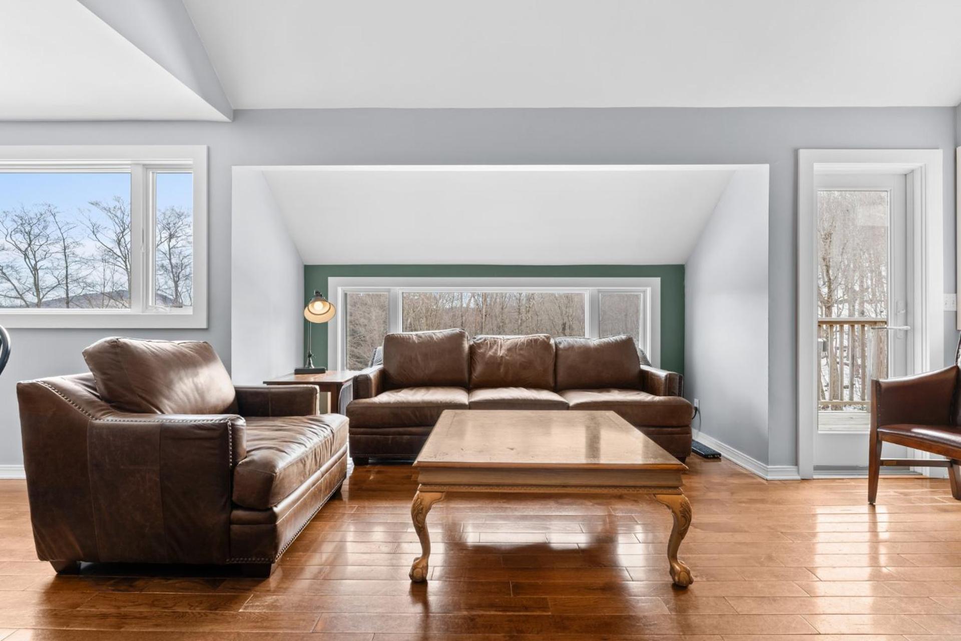 Trailside Village #4 - Slopeside 3BR with Hot Tub and Sauna, Ski In Ski Out on Great Eastern Trail