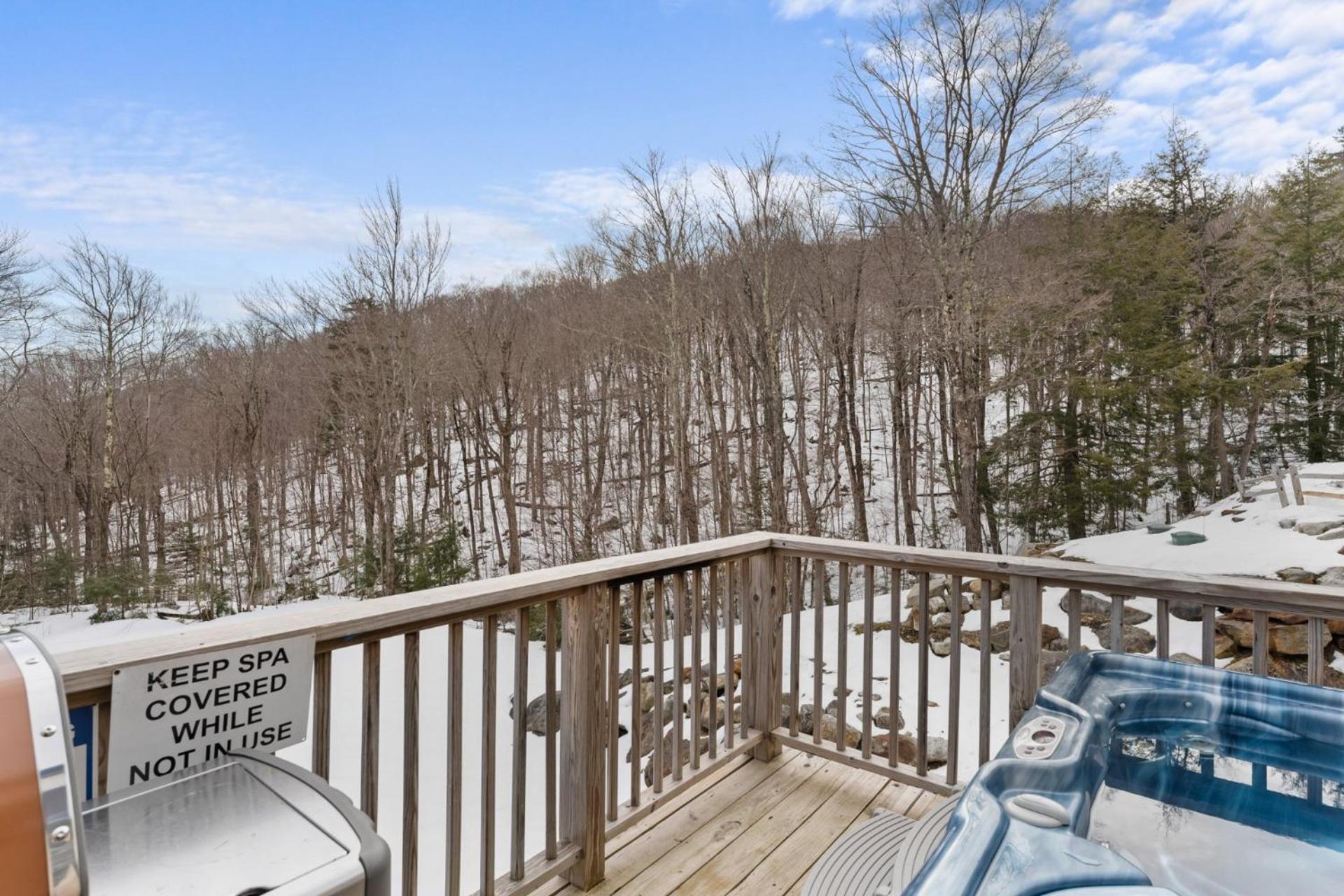 Trailside Village #4 - Slopeside 3BR with Hot Tub and Sauna, Ski In Ski Out on Great Eastern Trail