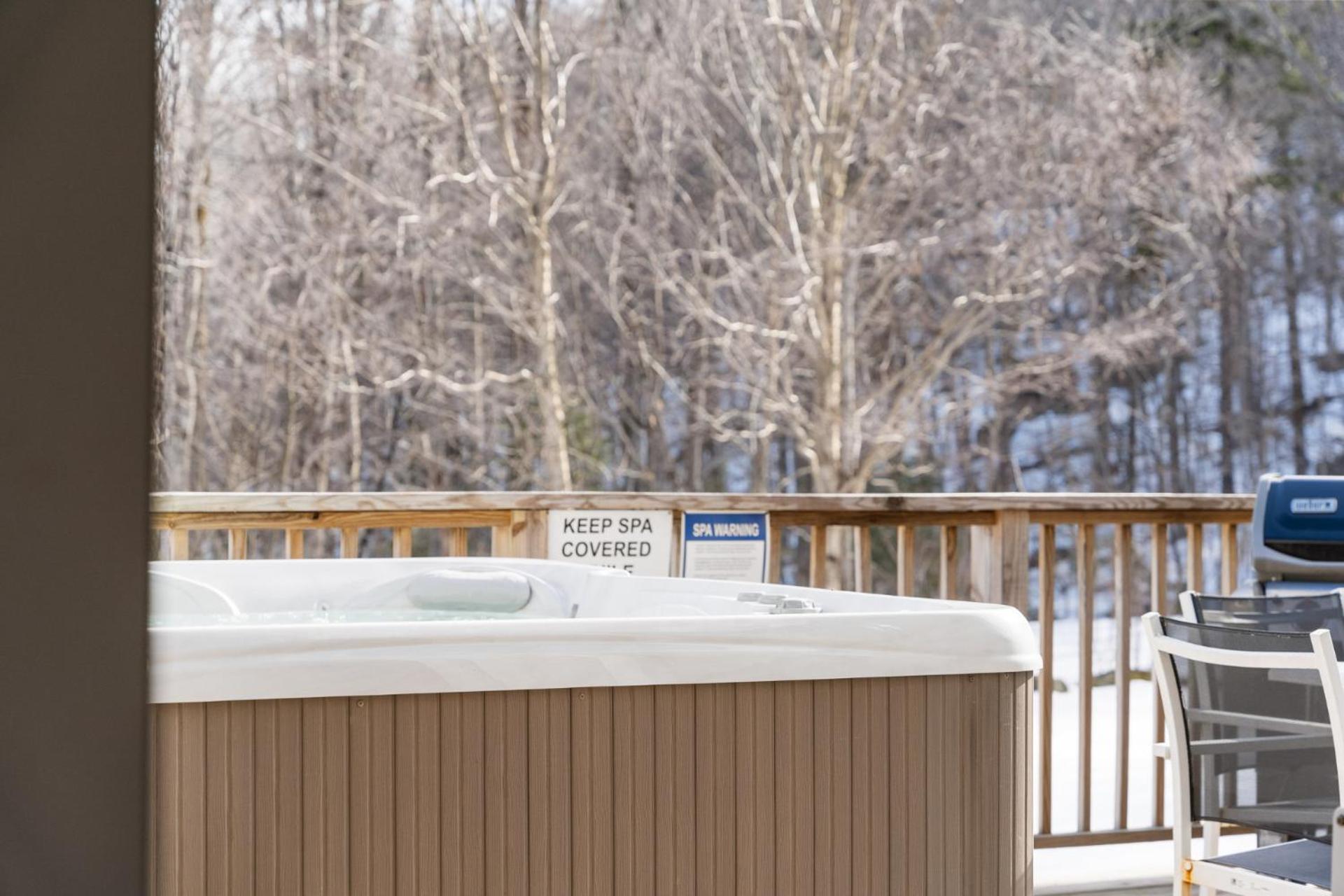 Trailside Village #5 - Slopeside 1BR with Hot Tub and Sauna, Ski In Ski Out on Great Eastern Trail