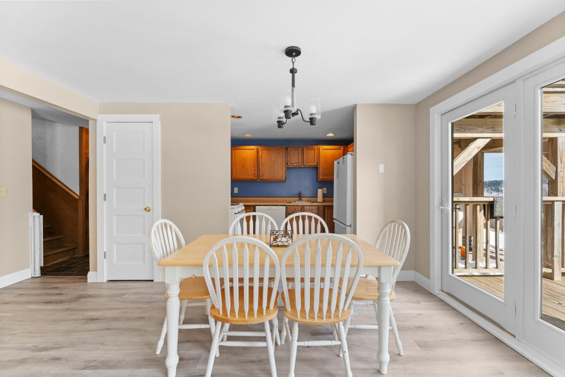 Trailside Village #5 - Slopeside 1BR with Hot Tub and Sauna, Ski In Ski Out on Great Eastern Trail